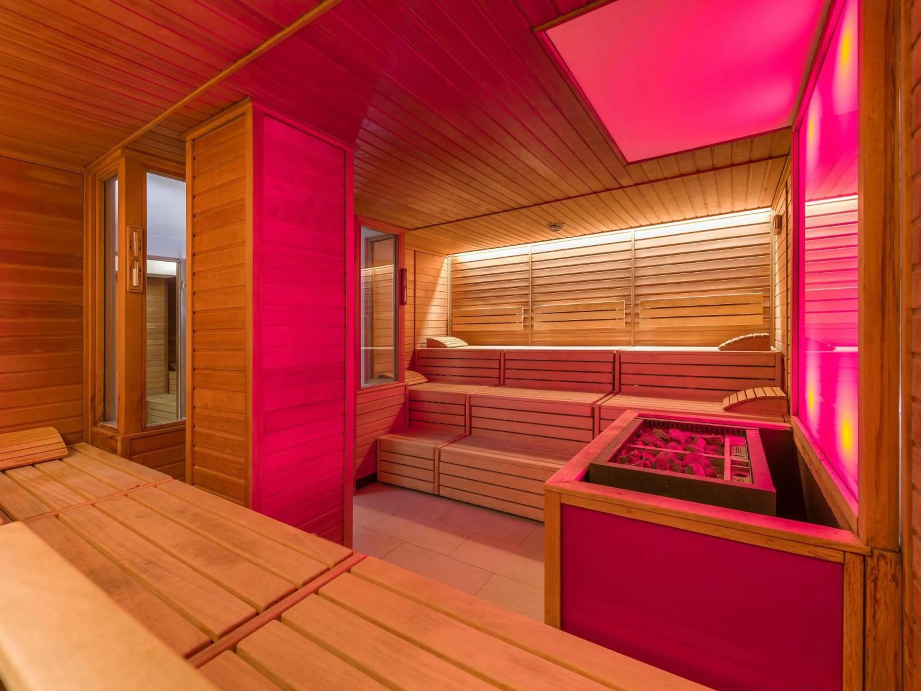 Sauna in Mövenpick Hotel Amsterdam City Centre