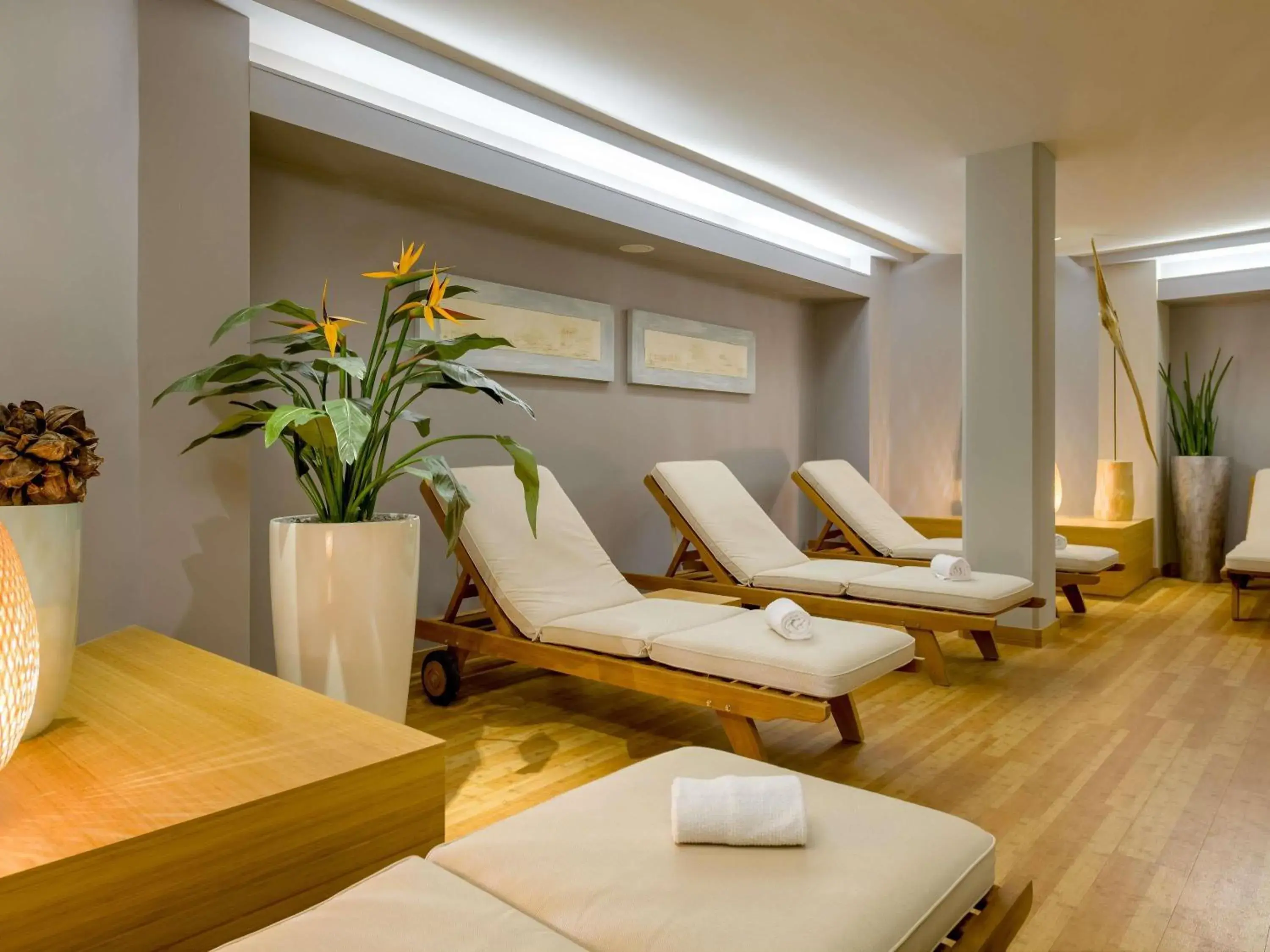 Spa and wellness centre/facilities in Mövenpick Hotel Amsterdam City Centre Spa and wellness centre/facilities in Mövenpick Hotel Amsterdam City Centre