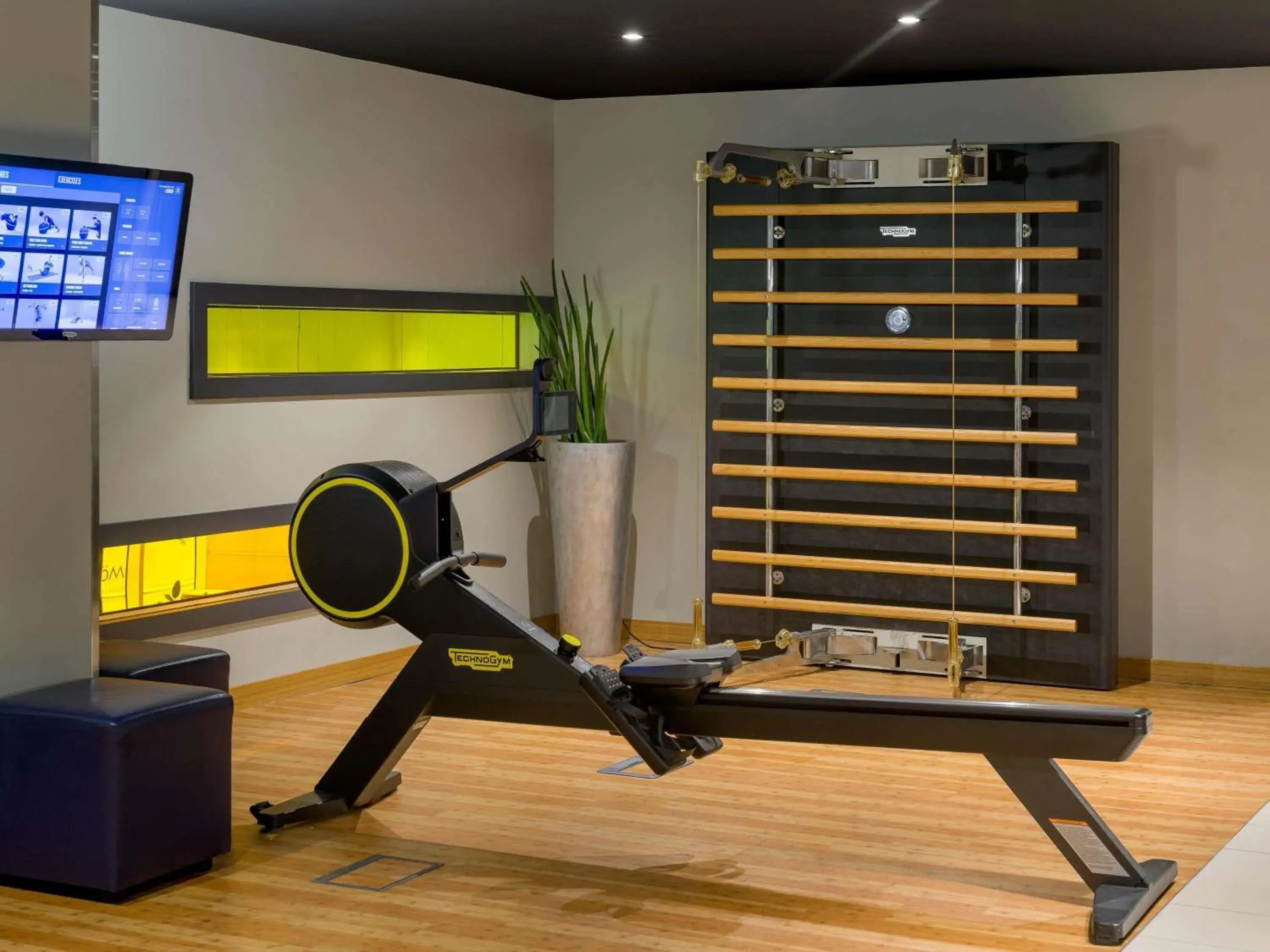 Fitness centre/facilities in Mövenpick Hotel Amsterdam City Centre Fitness centre/facilities in Mövenpick Hotel Amsterdam City Centre