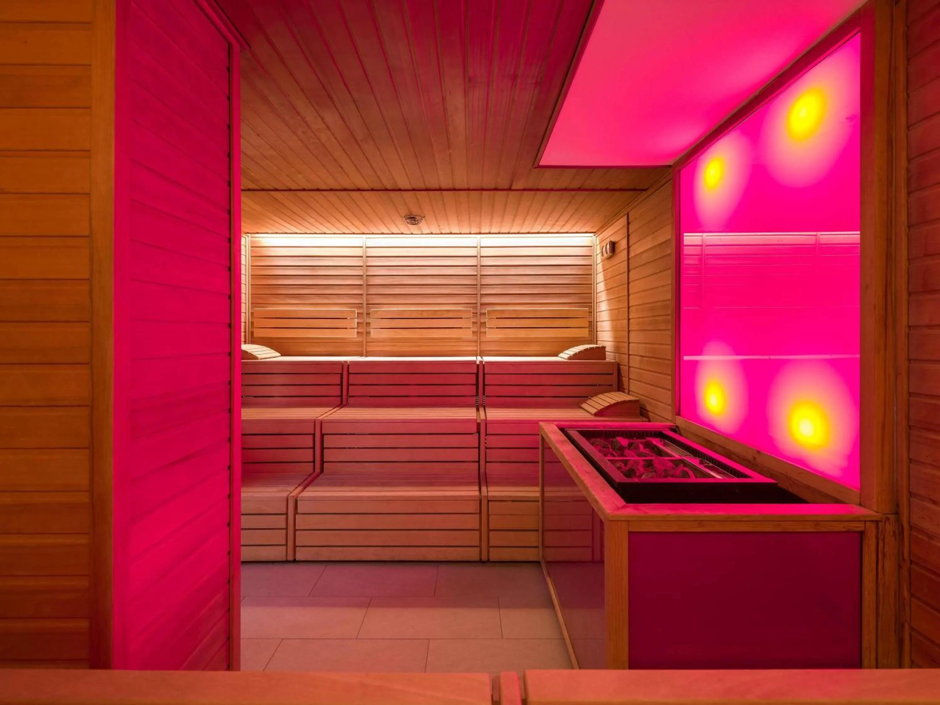 Sauna in Mövenpick Hotel Amsterdam City Centre