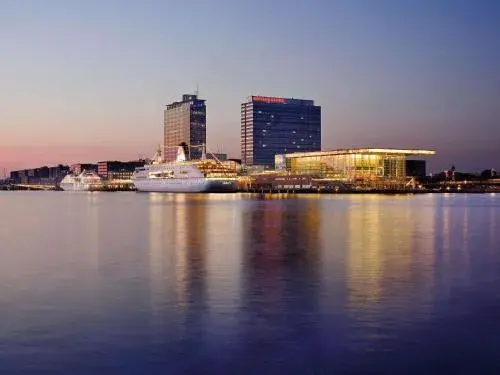 Mövenpick Hotel Amsterdam City Centre Mövenpick Hotel Amsterdam City Centre