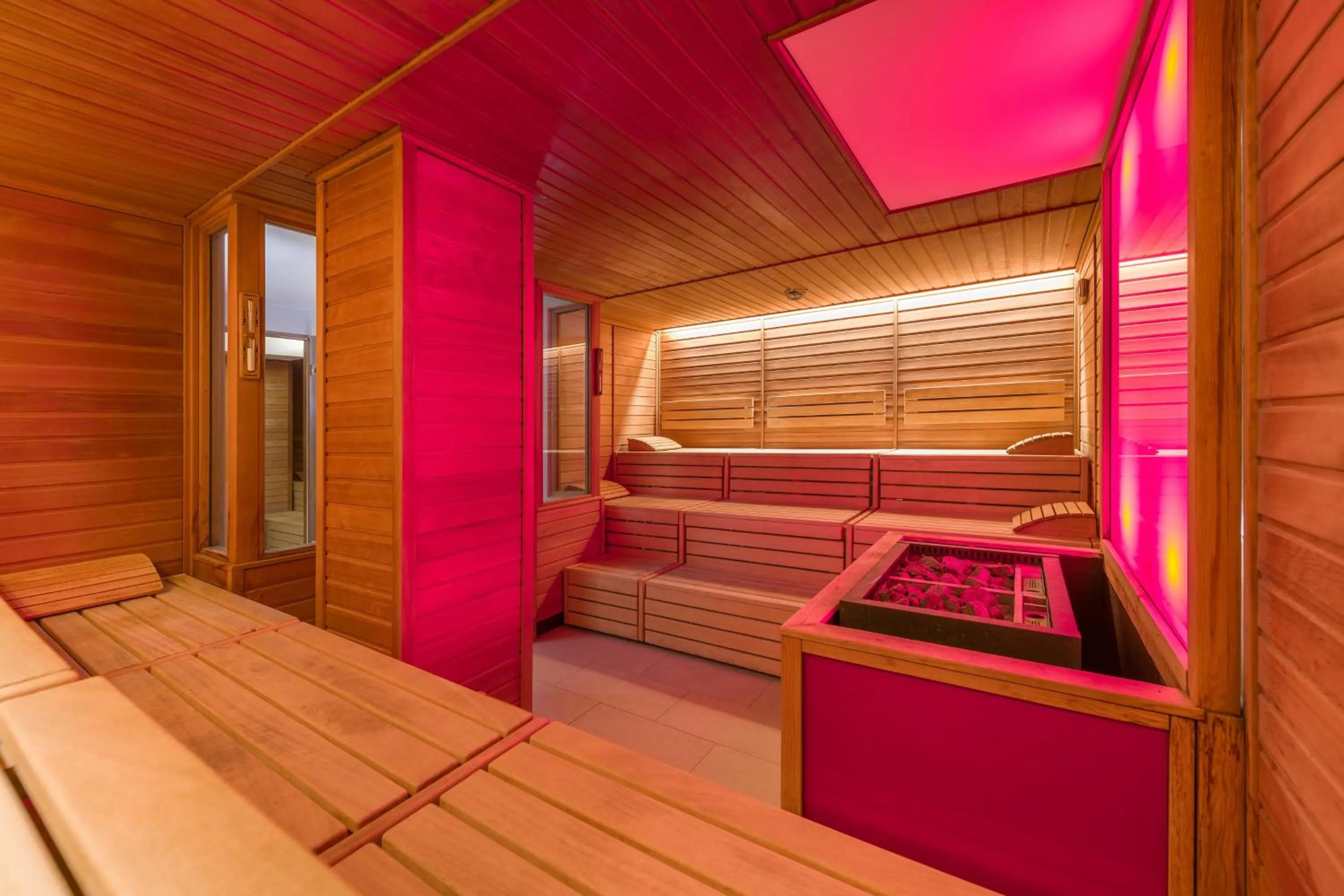 Spa and wellness centre/facilities in Mövenpick Hotel Amsterdam City Centre