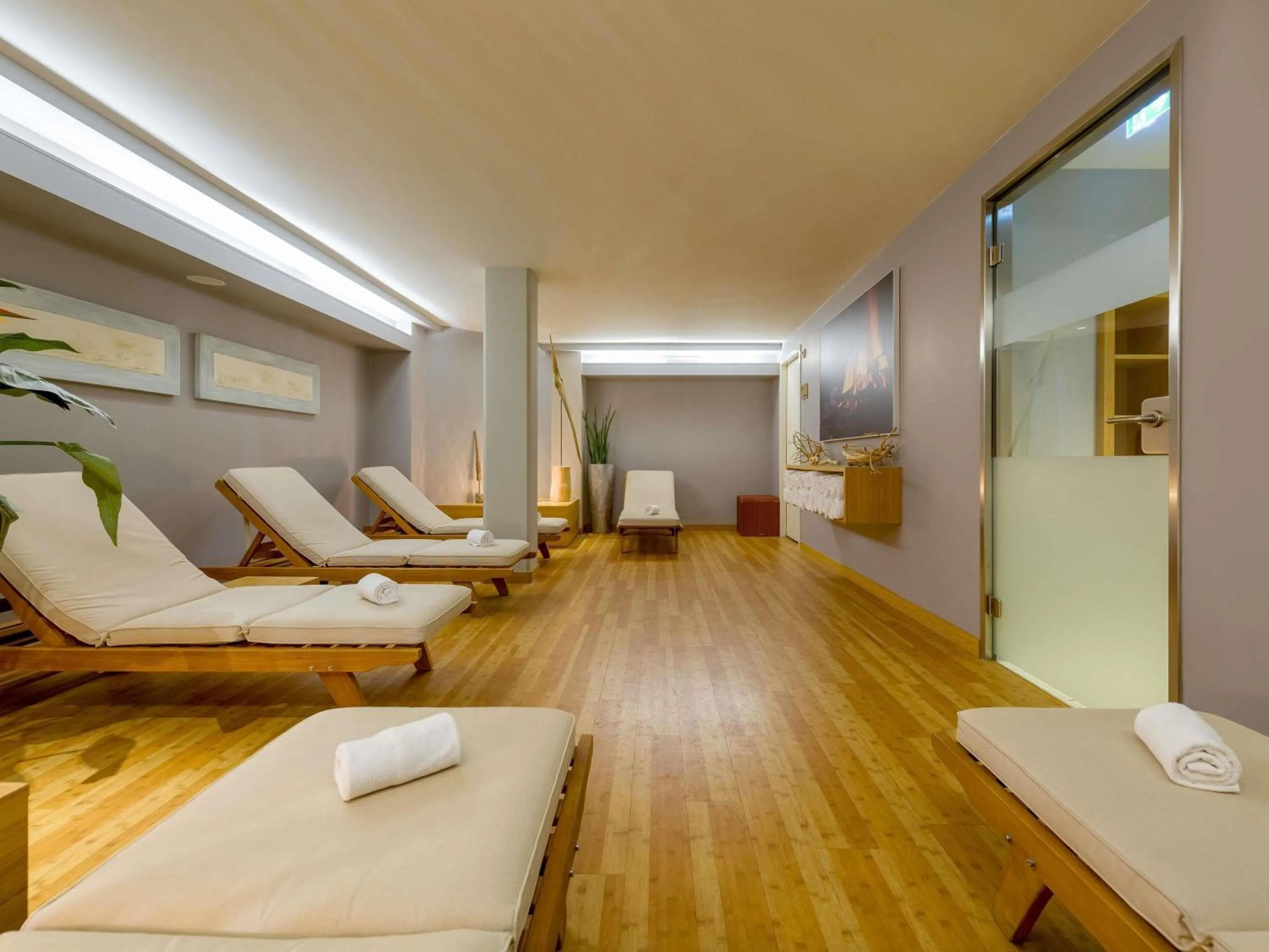 Property building in Mövenpick Hotel Amsterdam City Centre