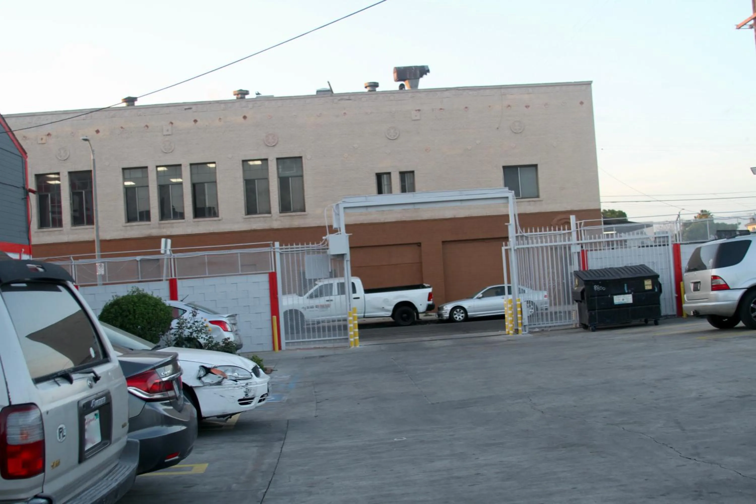 Parking in Broadway Inn Motel