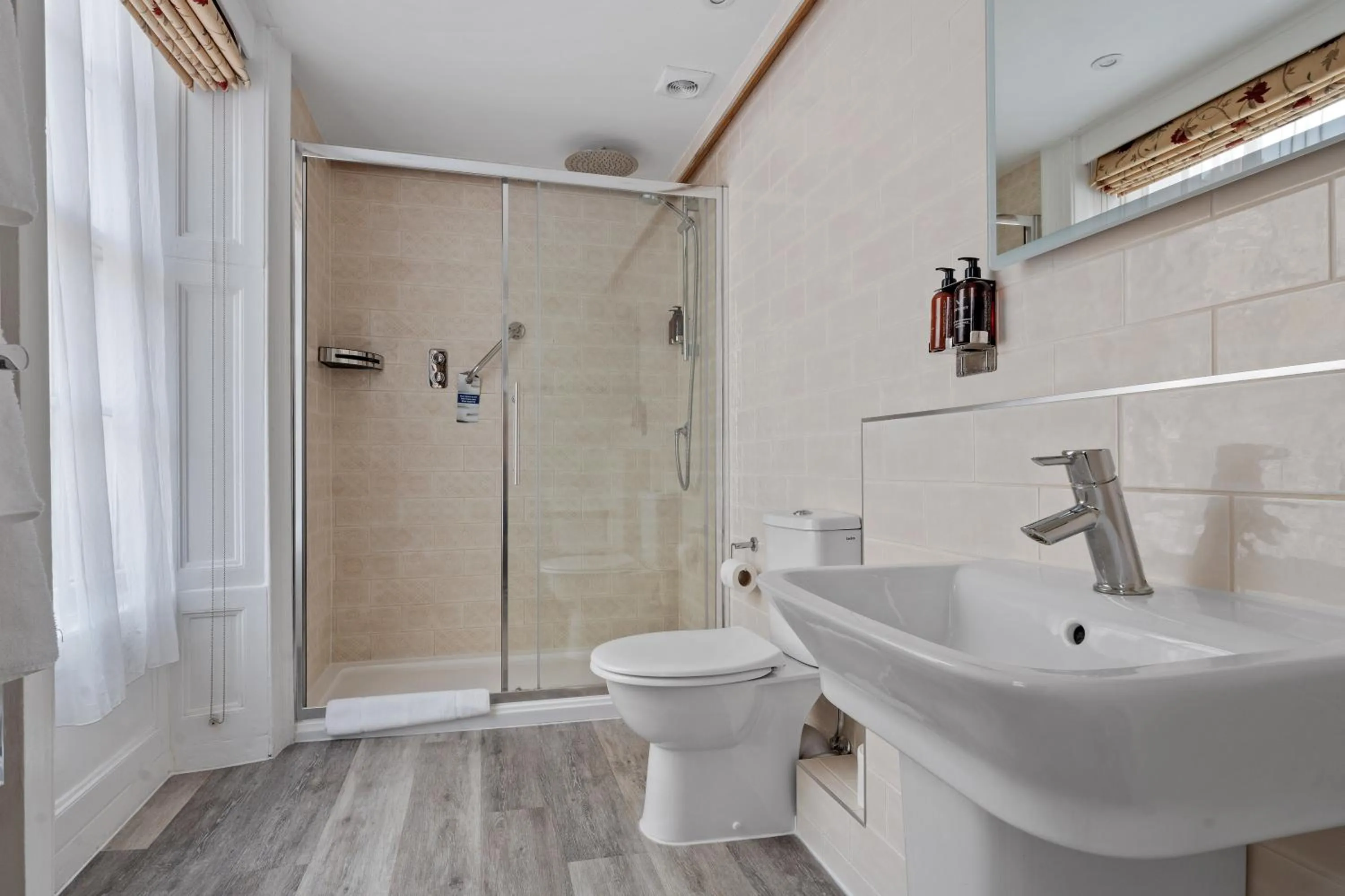 Bathroom in Sleeping Bear Hotels Dorchester