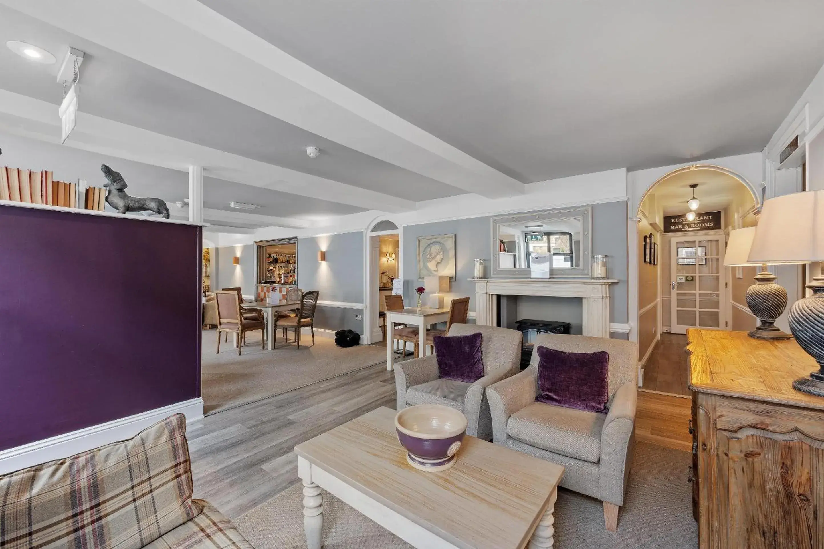 Living room in Best Western Wessex Royale Hotel Dorchester Living room in Best Western Wessex Royale Hotel Dorchester