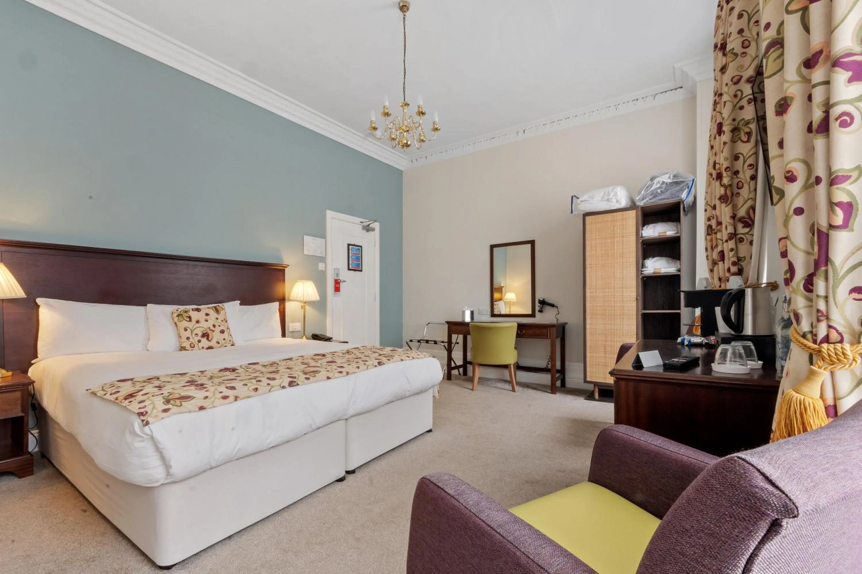 Bedroom, Bed in Sleeping Bear Hotels Dorchester