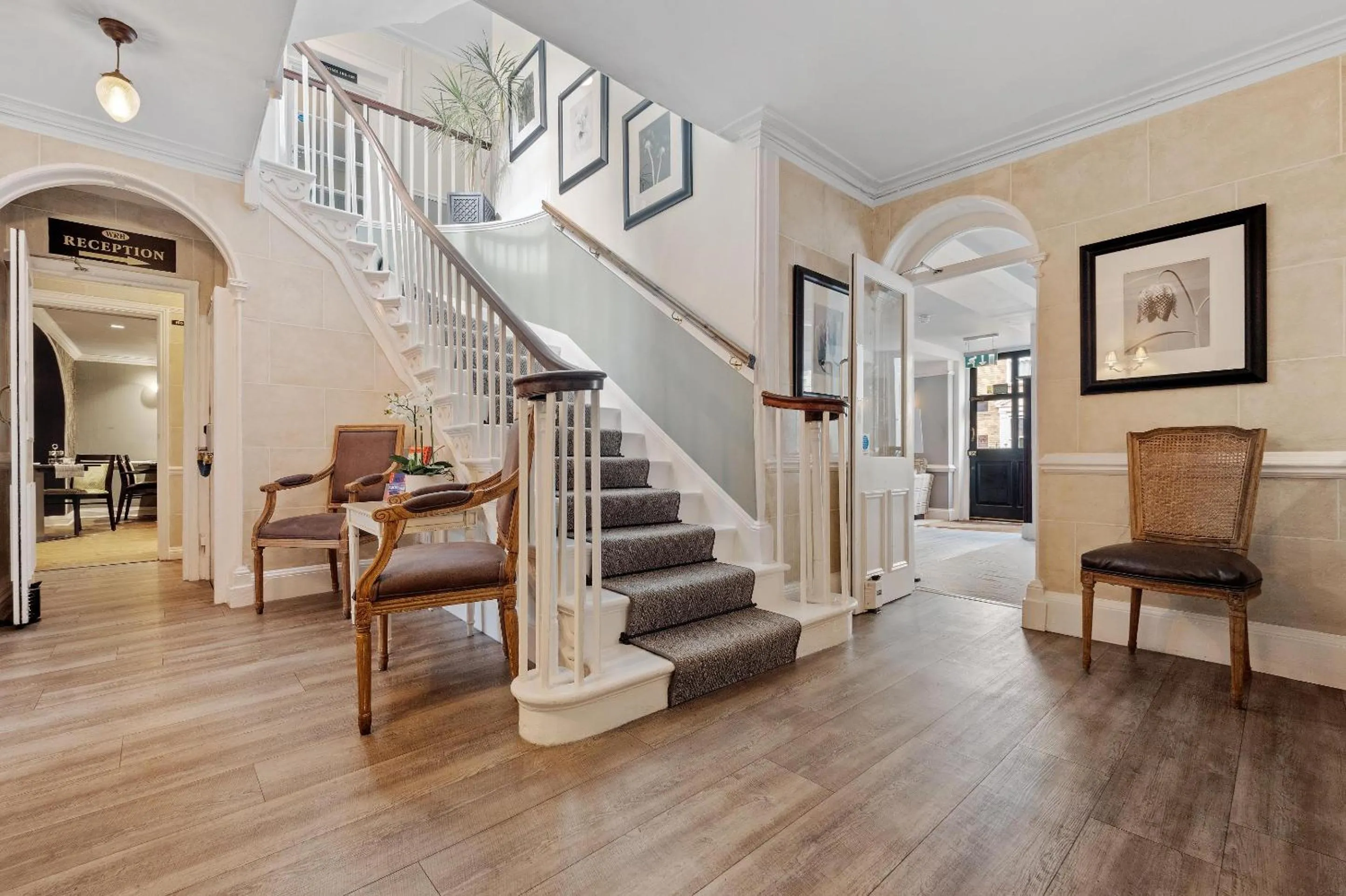 Property building in Sleeping Bear Hotels Dorchester