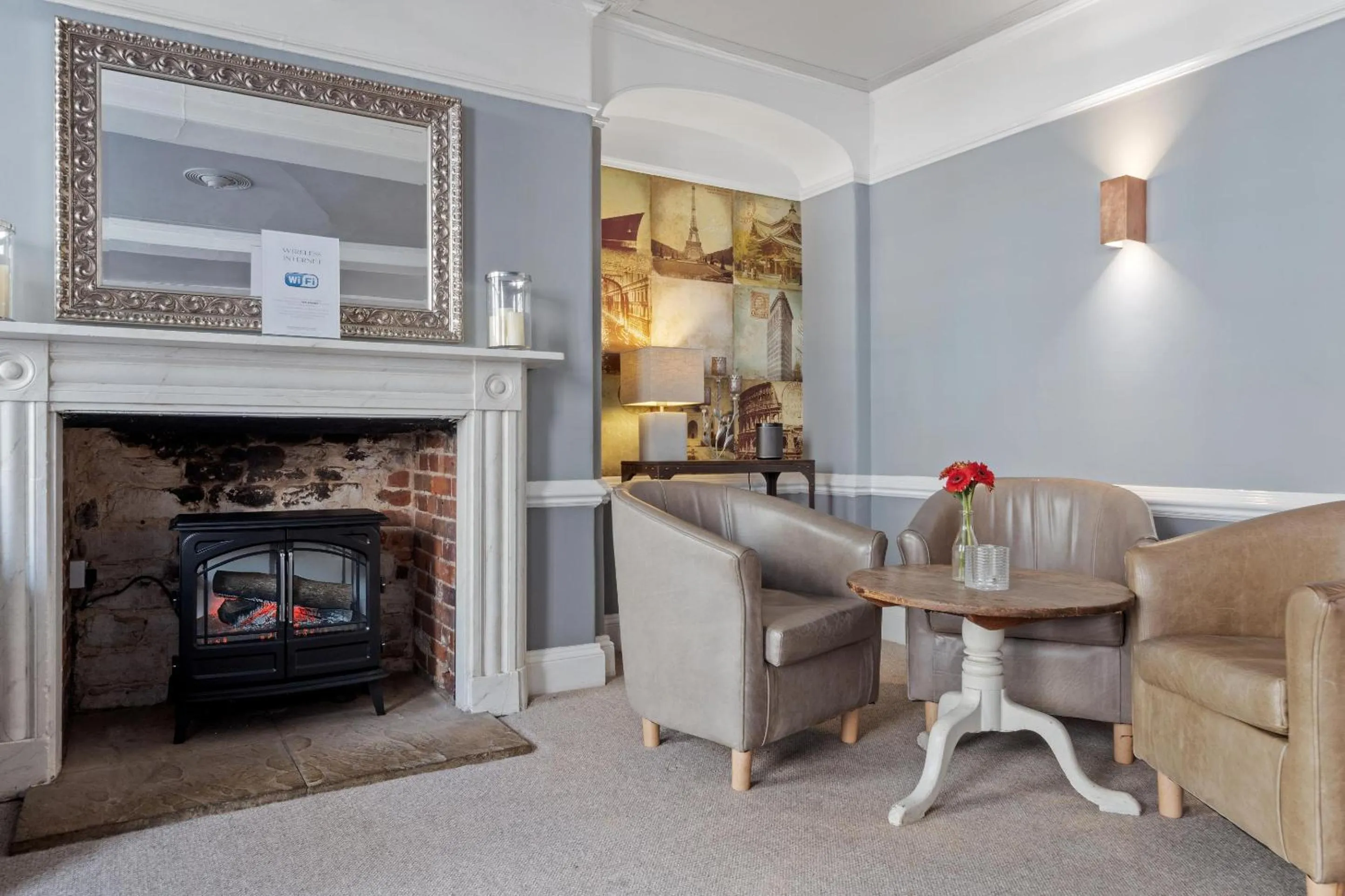 Seating area in Sleeping Bear Hotels Dorchester