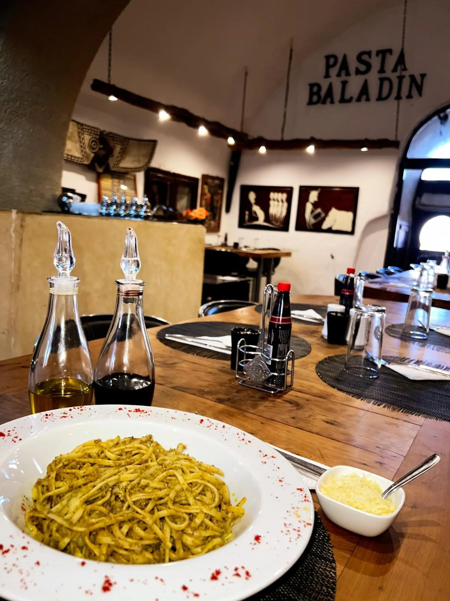 Restaurant/places to eat in Riad Baladin