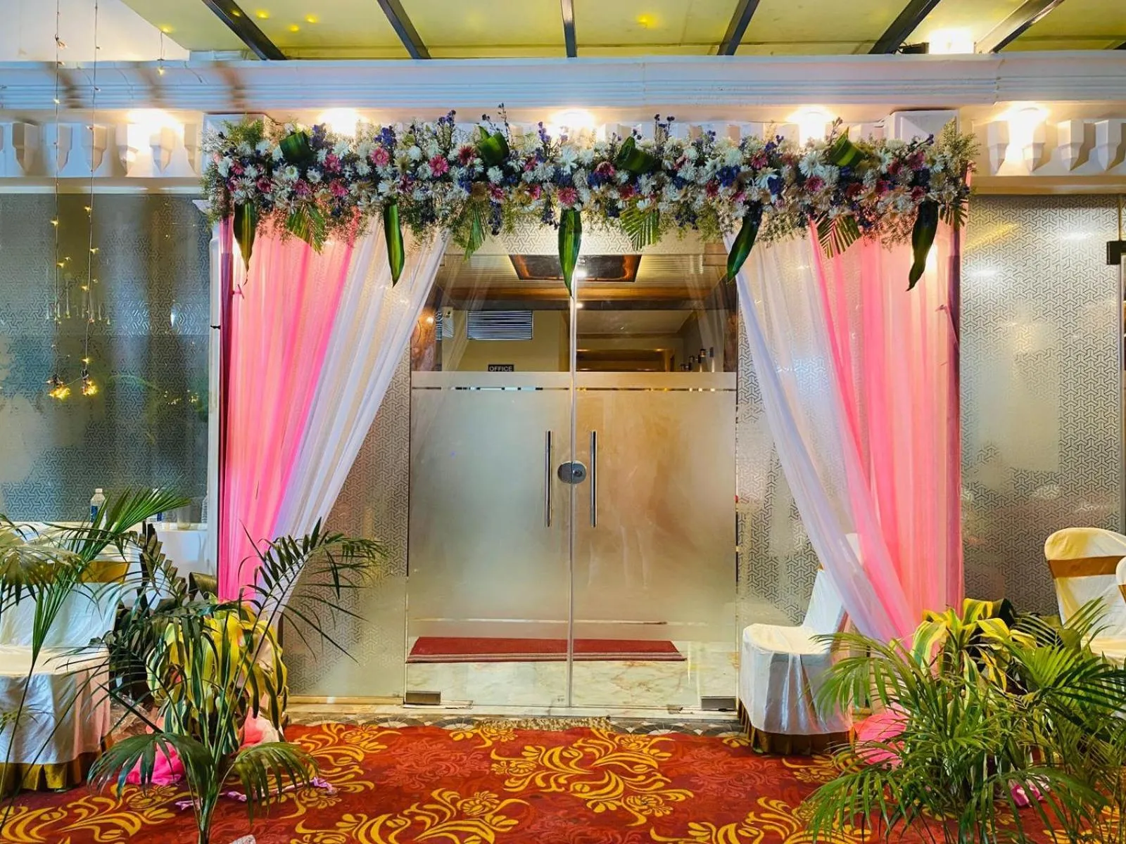 Property building in Hotel Boss Palace