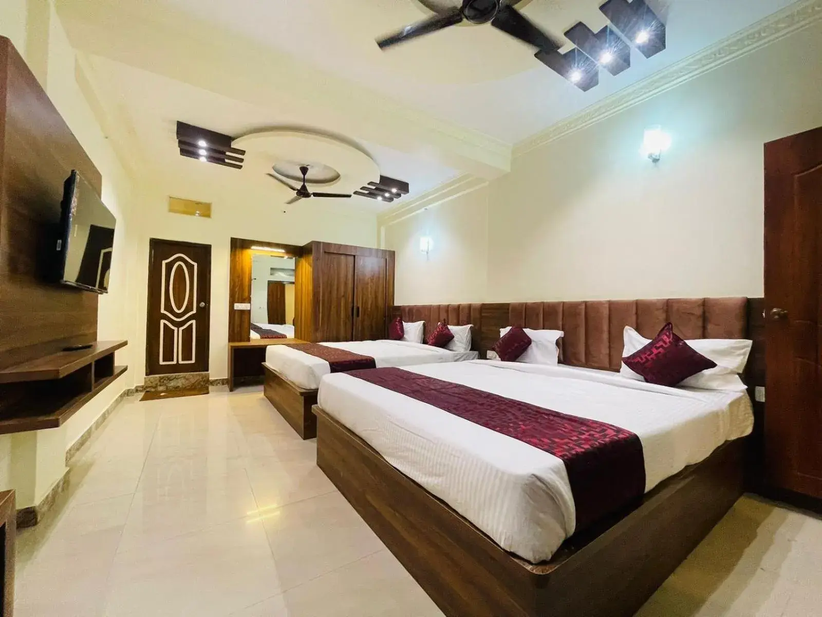 Quadruple Room in Hotel Boss Palace Quadruple Room in Hotel Boss Palace