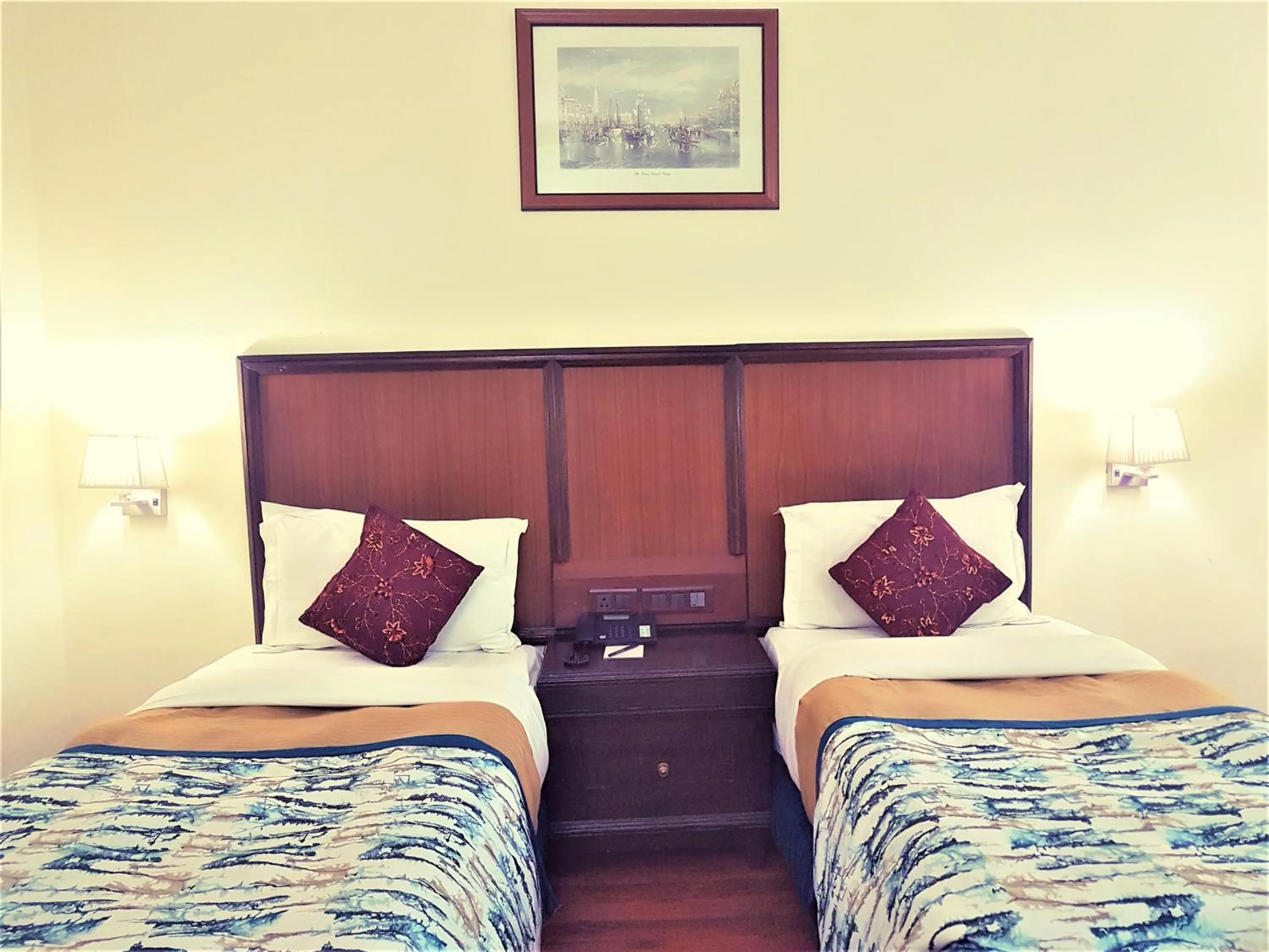 Bedroom, Bed in Hotel Samrat, New Delhi