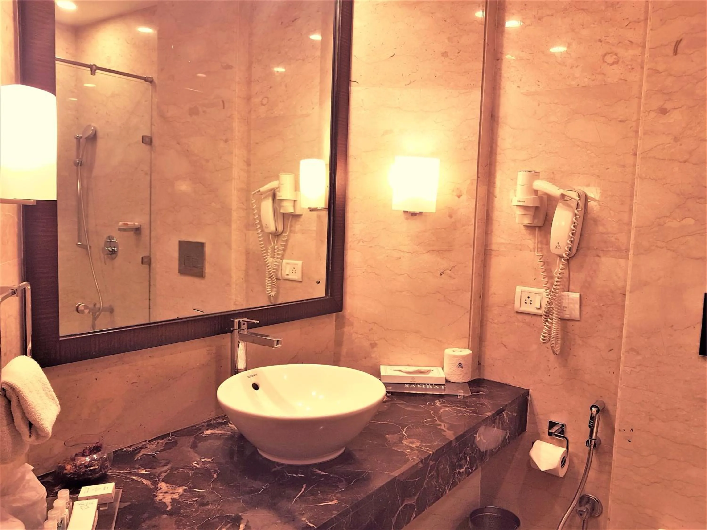Bathroom in Hotel Samrat, New Delhi