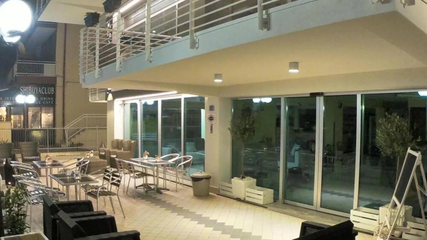 HOTEL HALF MOON RESTAURANT