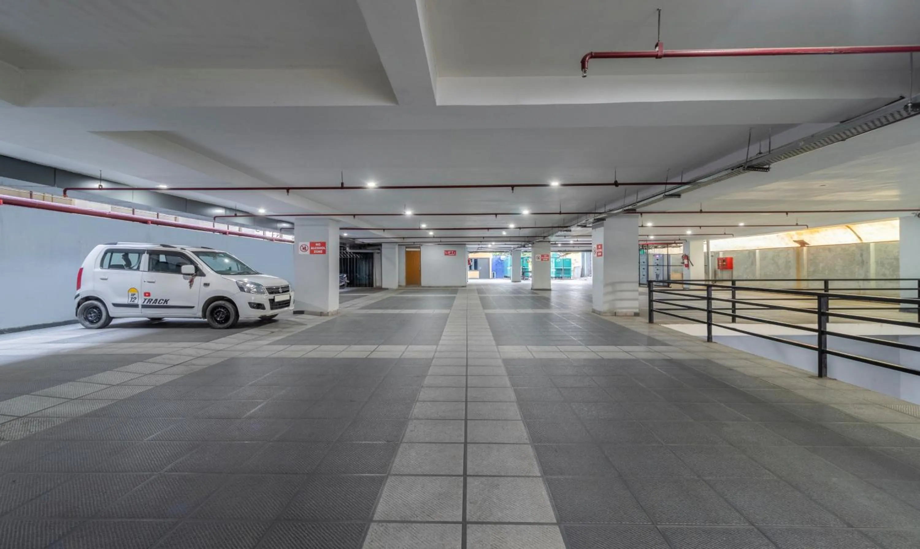 Parking in Treebo White Sand