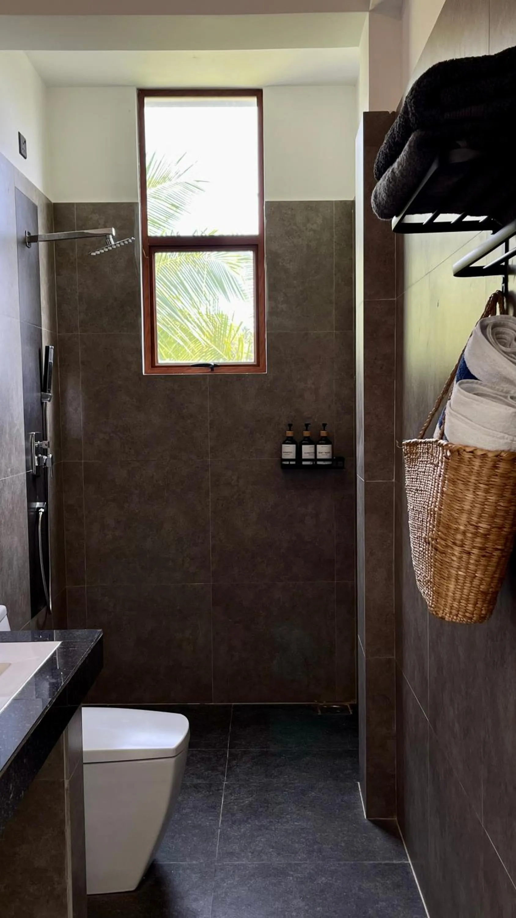 Shower in Shades Hotel & Villa