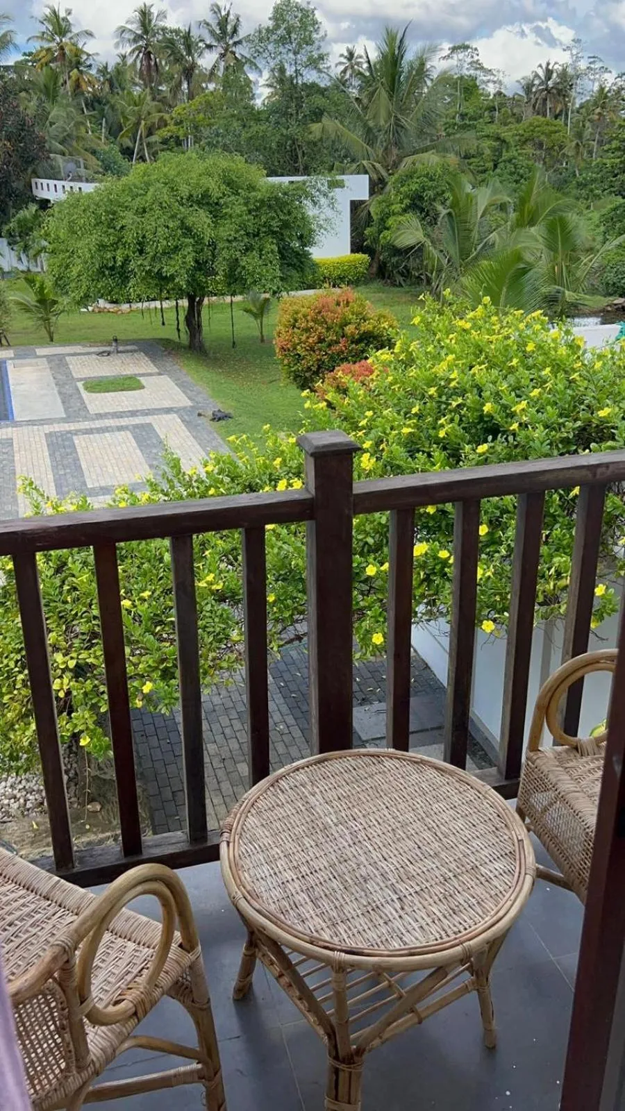 Day in Shades Hotel & Villa