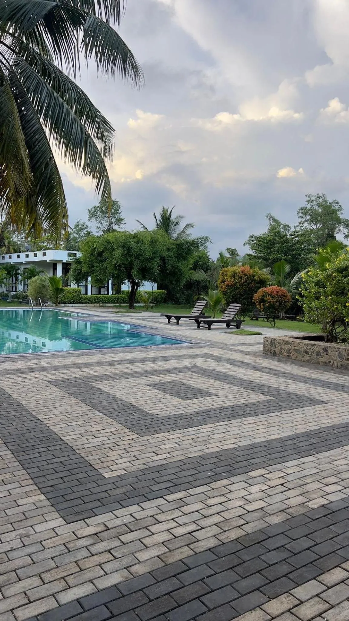 Day in Shades Hotel & Villa