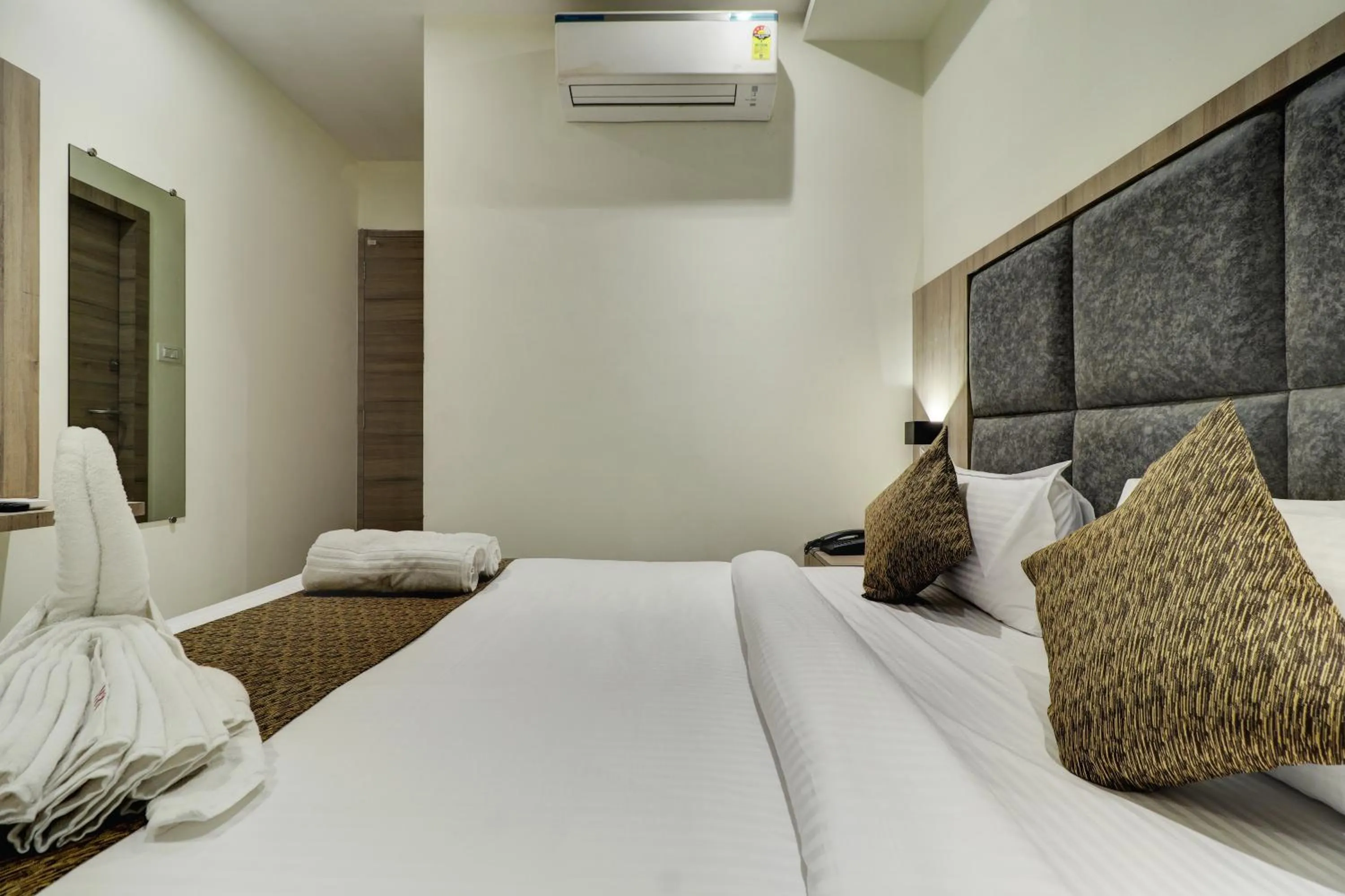 Bedroom, Bed in Hotel Sion Fort