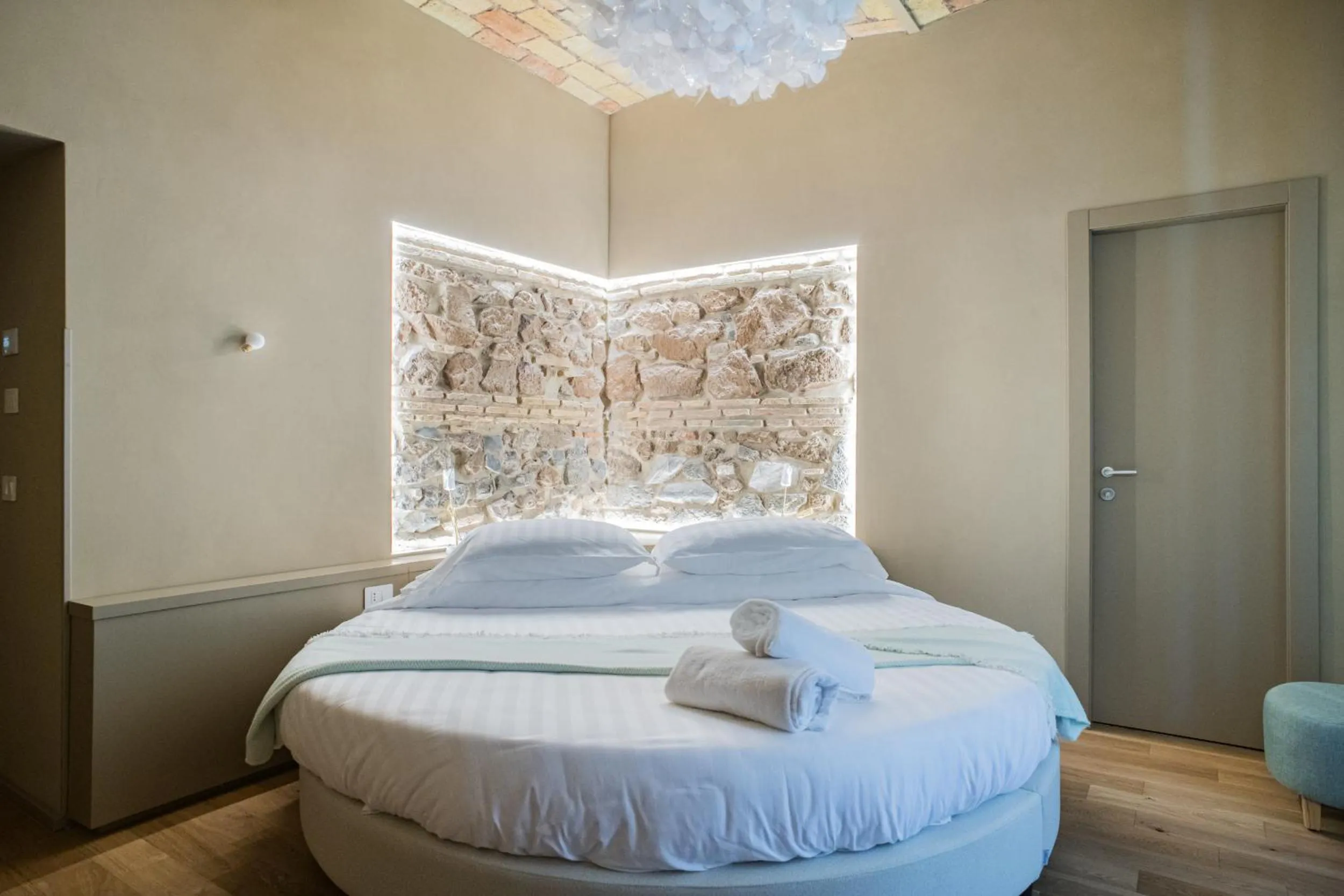 Bed in 163 BOUTIQUE HOTEL