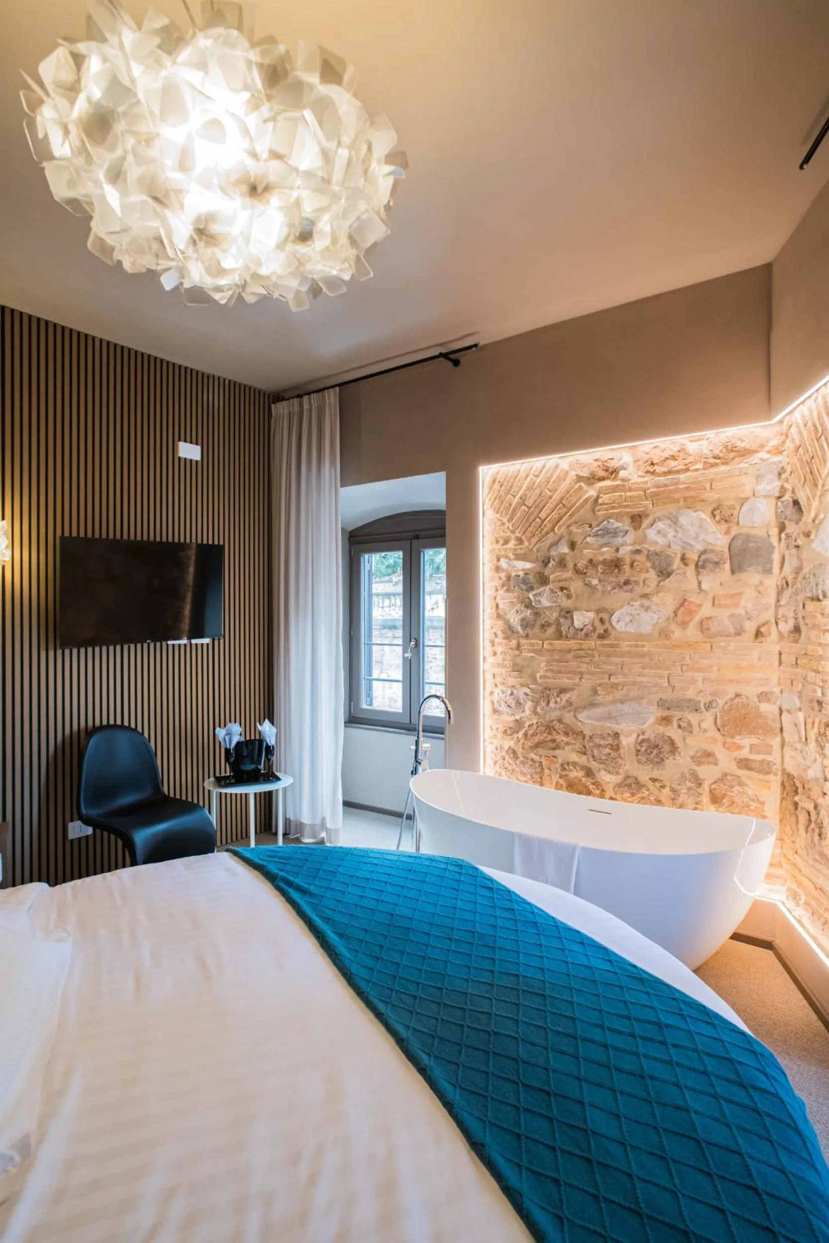 Bed in 163 BOUTIQUE HOTEL