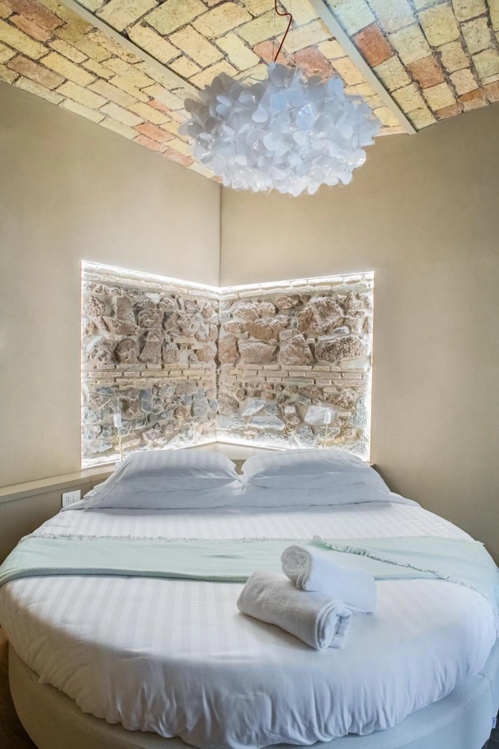 Bed in 163 BOUTIQUE HOTEL