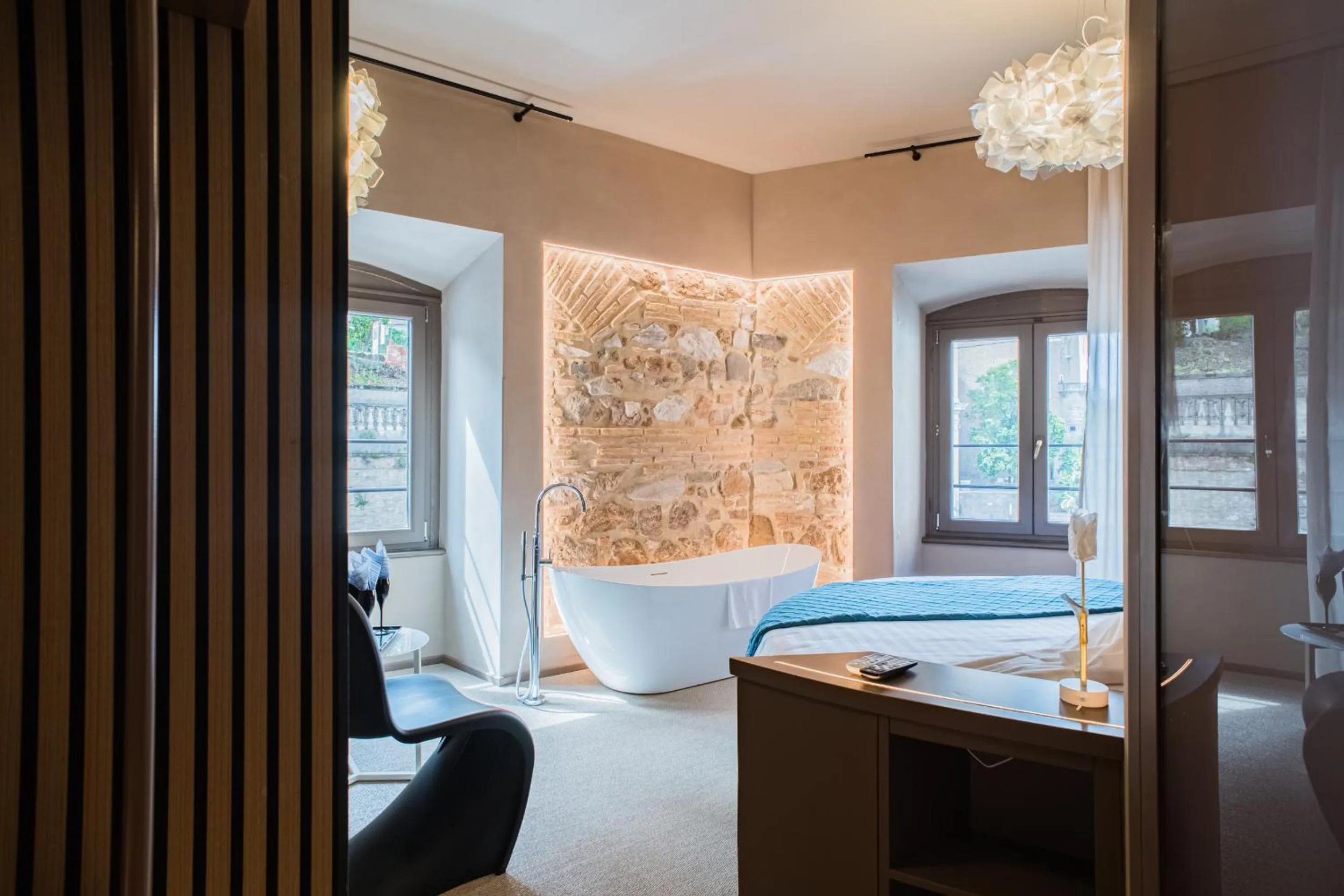 Bed in 163 BOUTIQUE HOTEL