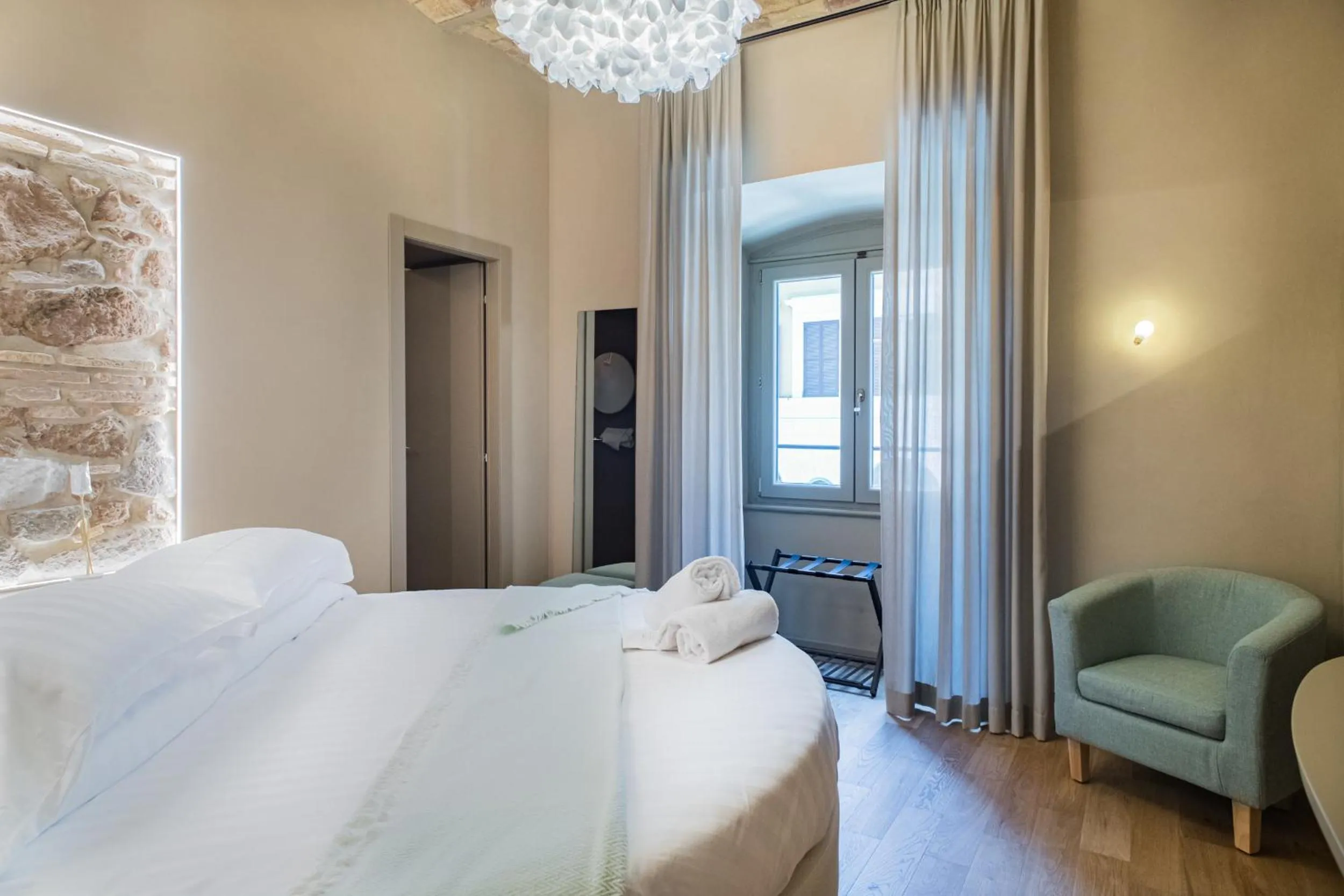 Bed in 163 BOUTIQUE HOTEL