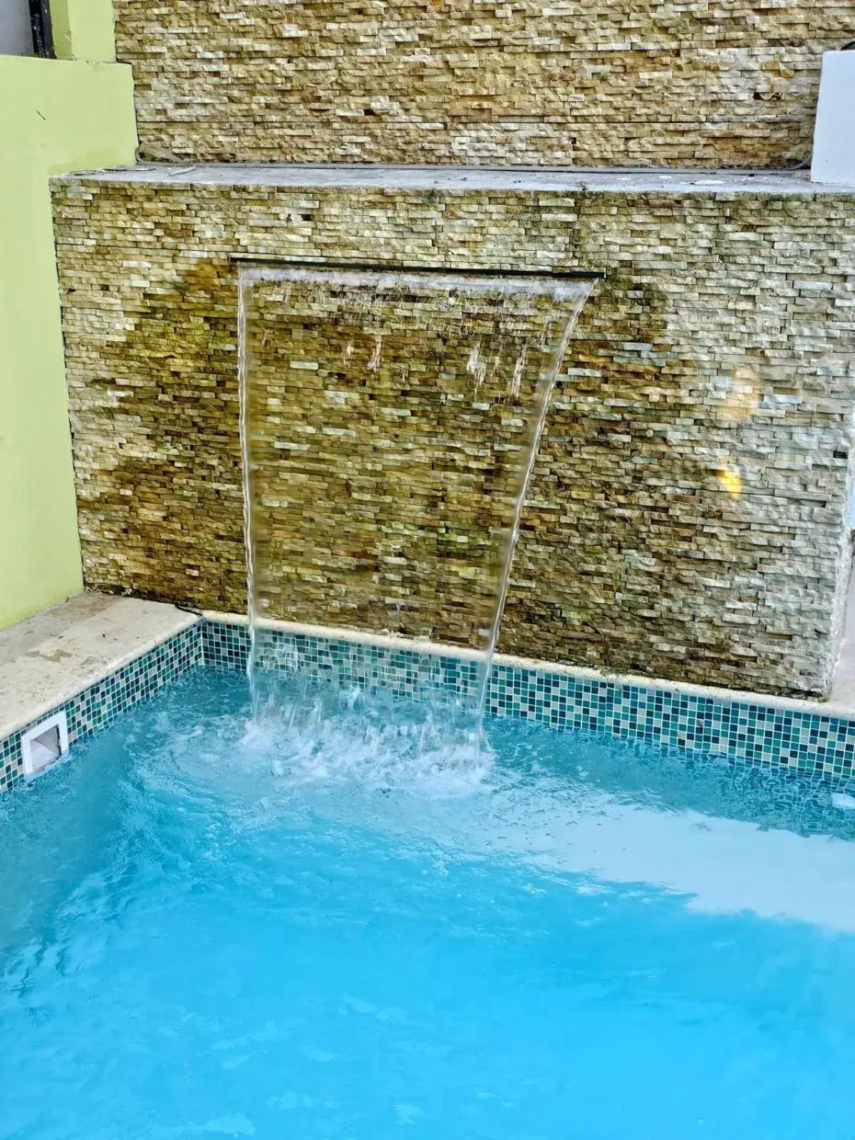 Swimming pool in Hotelito Bonito Eli & Edw Swimming pool in Hotelito Bonito Eli & Edw