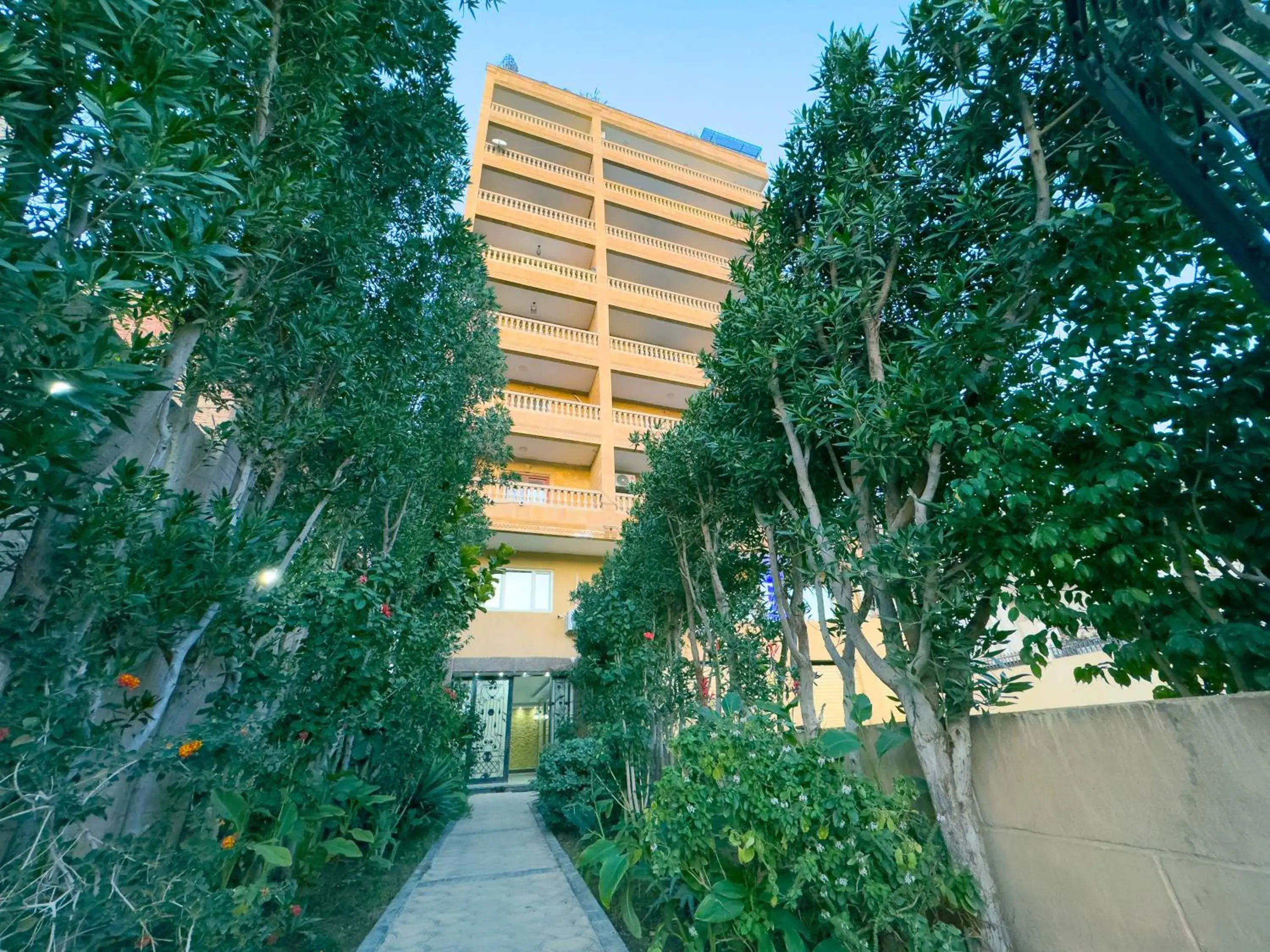 Property building in Royal Crown Hotel Giza Pyramids View Property building in Royal Crown Hotel Giza Pyramids View