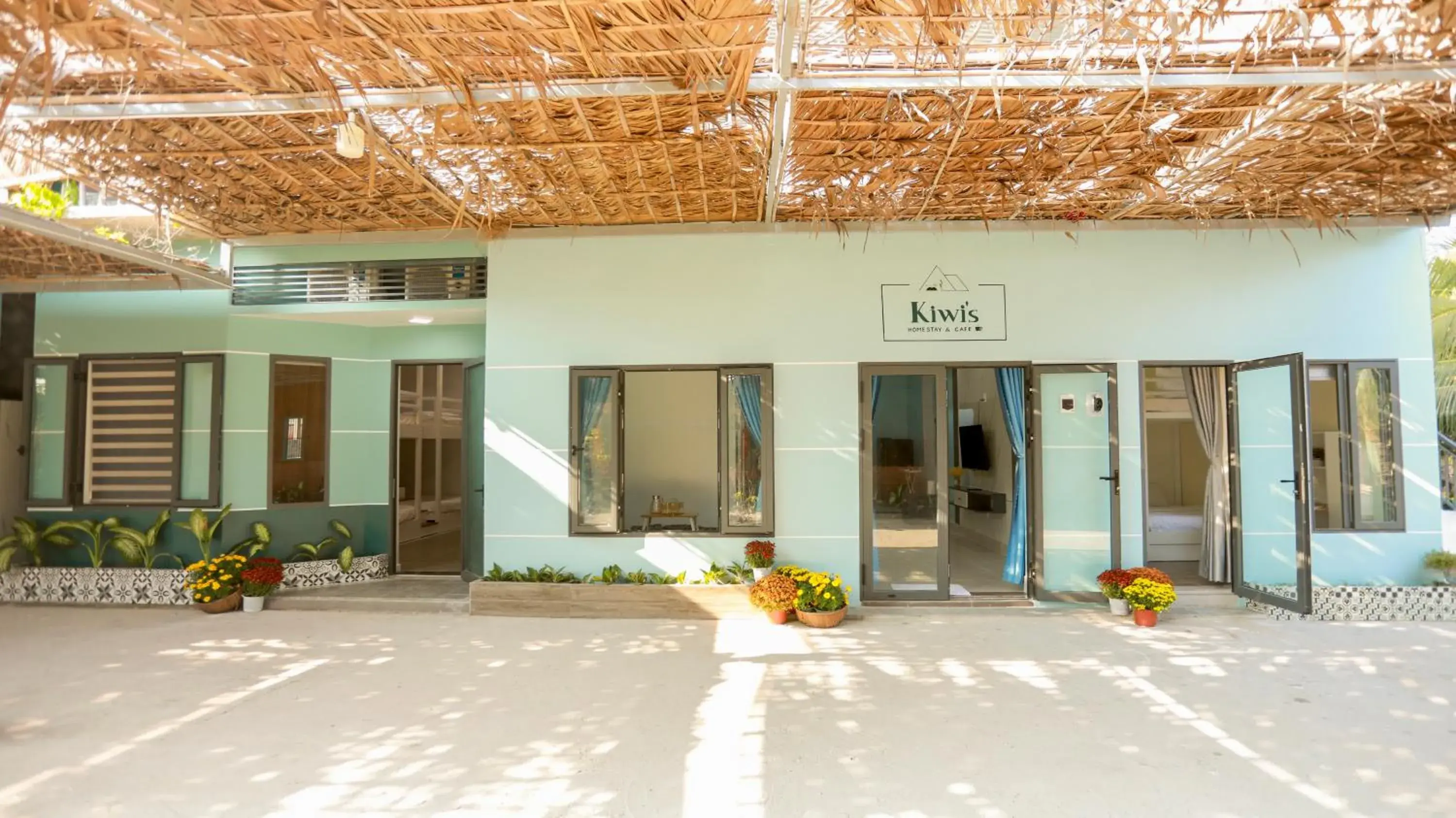 Property building in Kiwi's Homestay & Cafe Property building in Kiwi's Homestay & Cafe