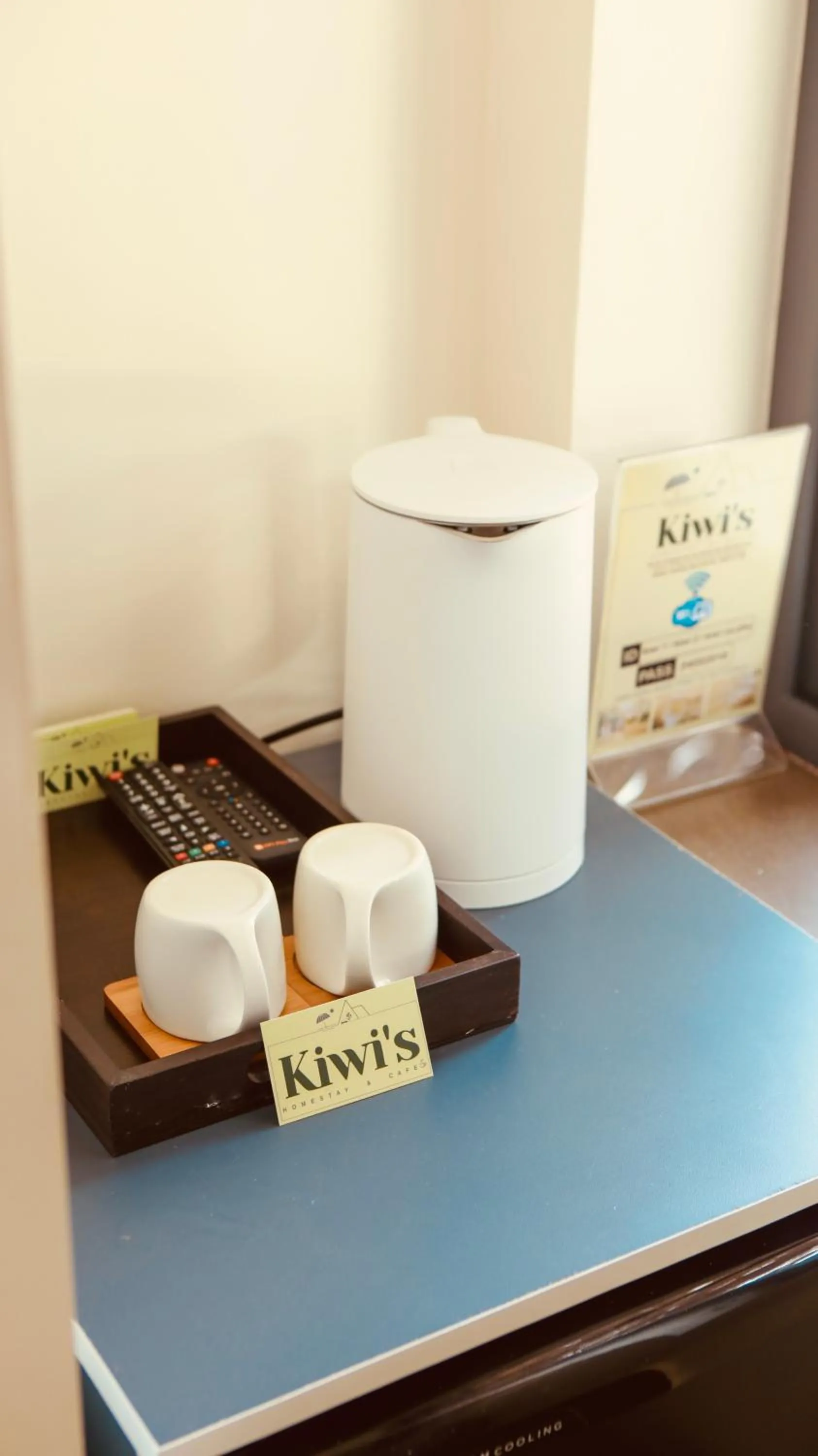 Photo of the whole room in Kiwi's Homestay & Cafe