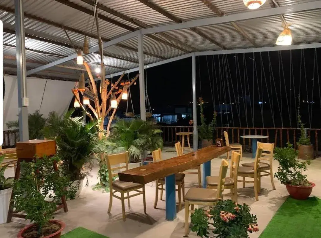 Balcony/Terrace in Kiwi's Homestay & Cafe Balcony/Terrace in Kiwi's Homestay & Cafe