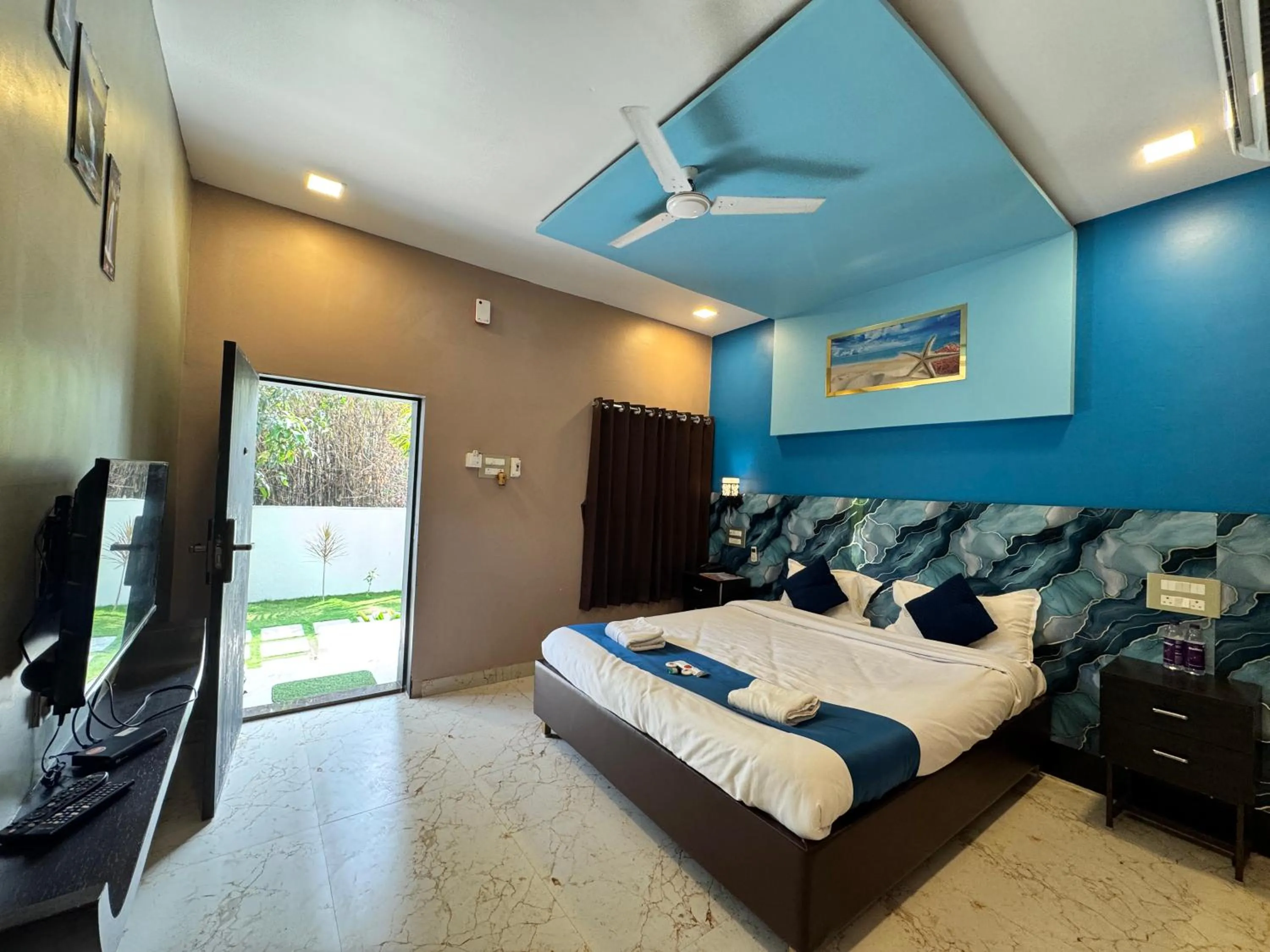 Bed in Golden Pearl Resort By Gemstone Hospitality