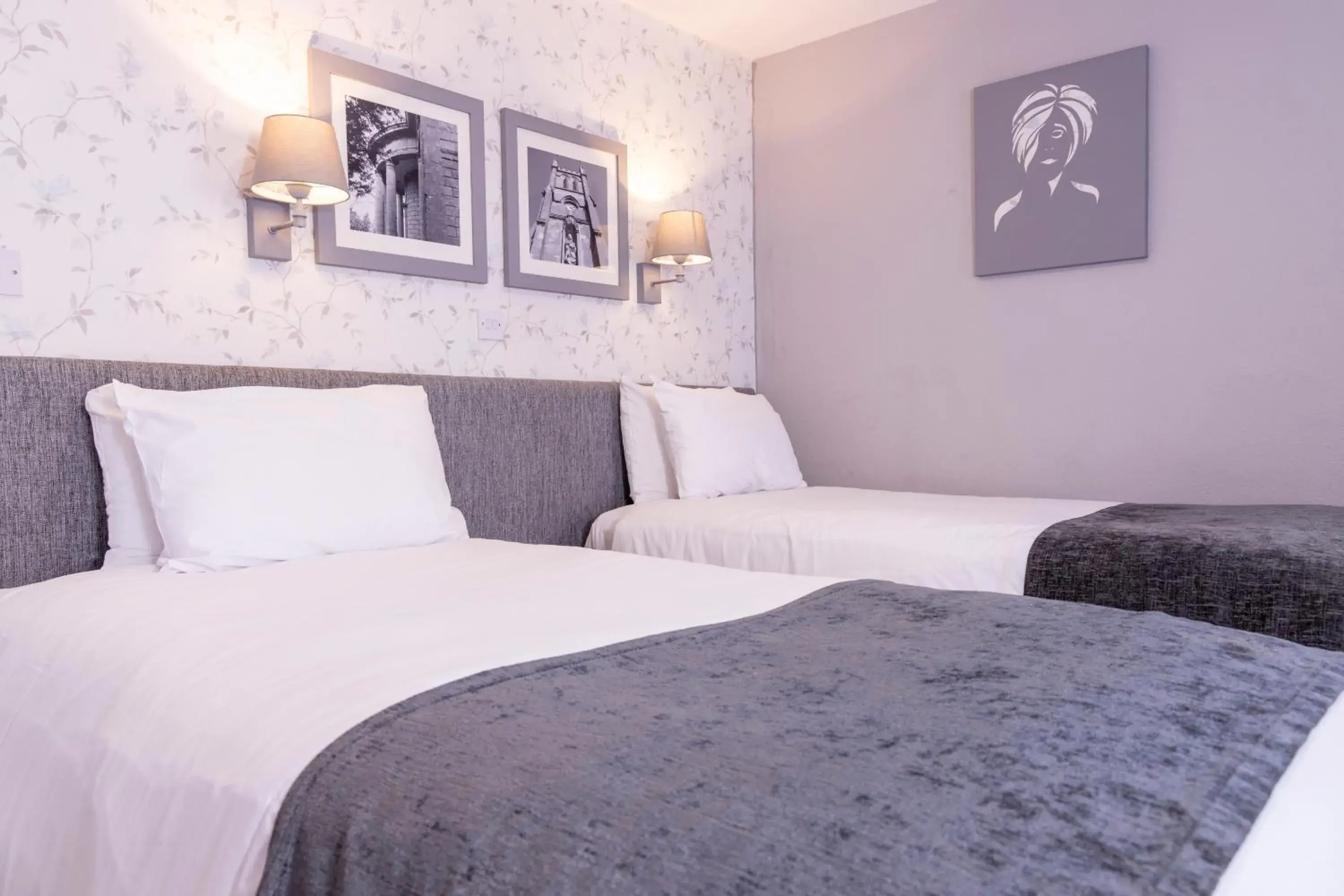 Twin Room in Cromwell Lodge Hotel by Greene King Inns Twin Room in Cromwell Lodge Hotel by Greene King Inns