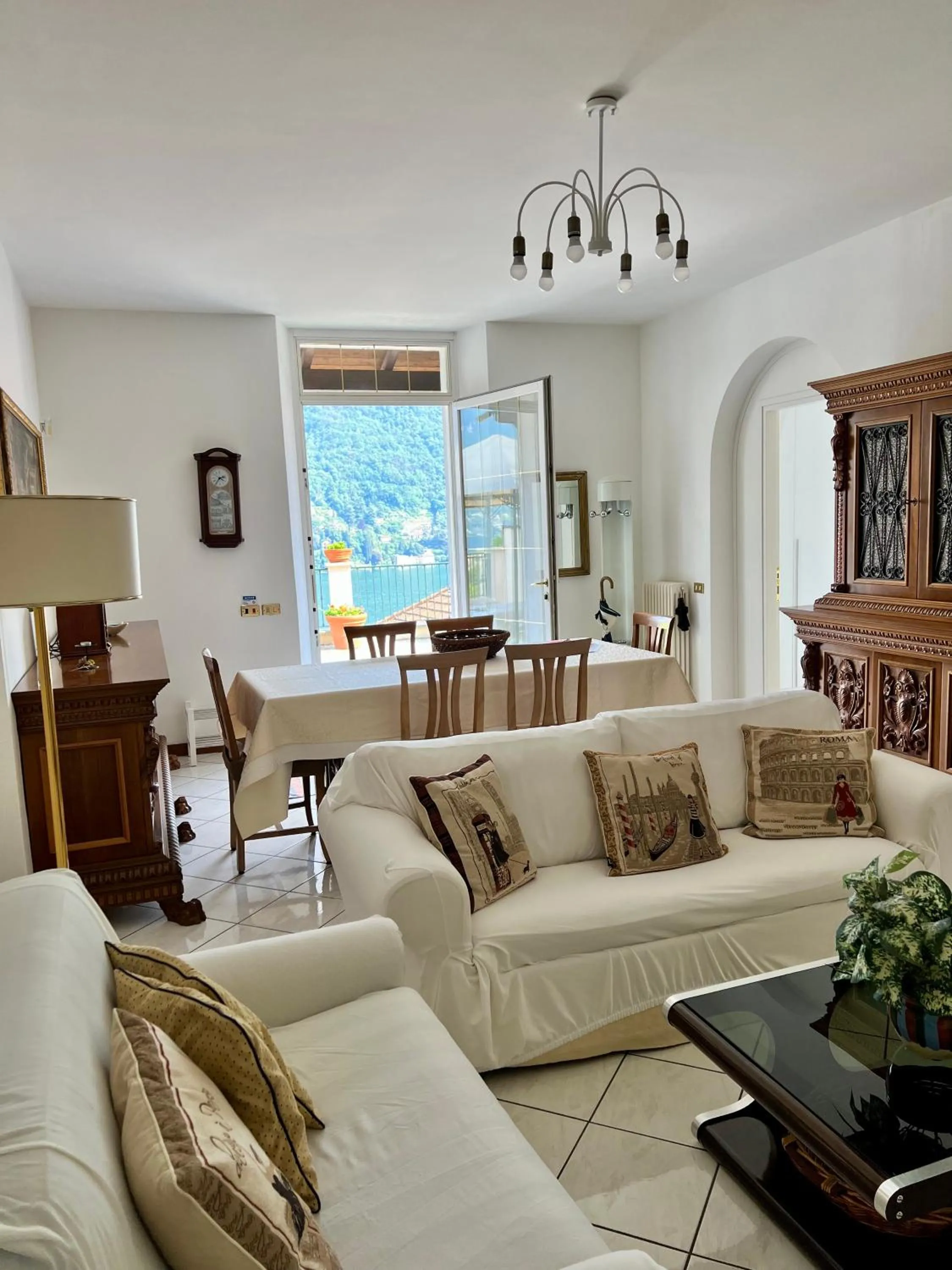 Living room in Terrace Lake View Moltrasio