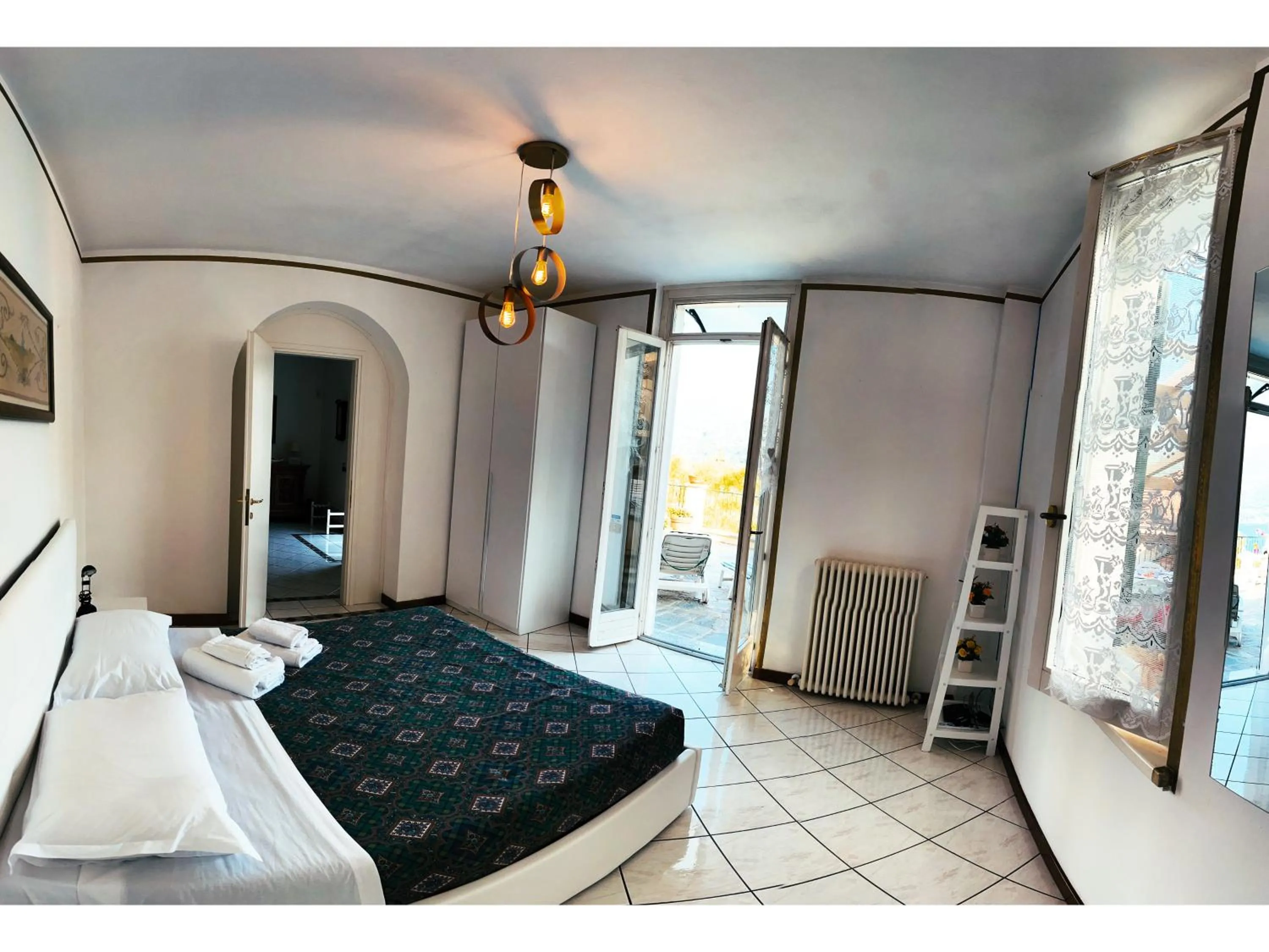 Bedroom, Bed in Terrace Lake View Moltrasio