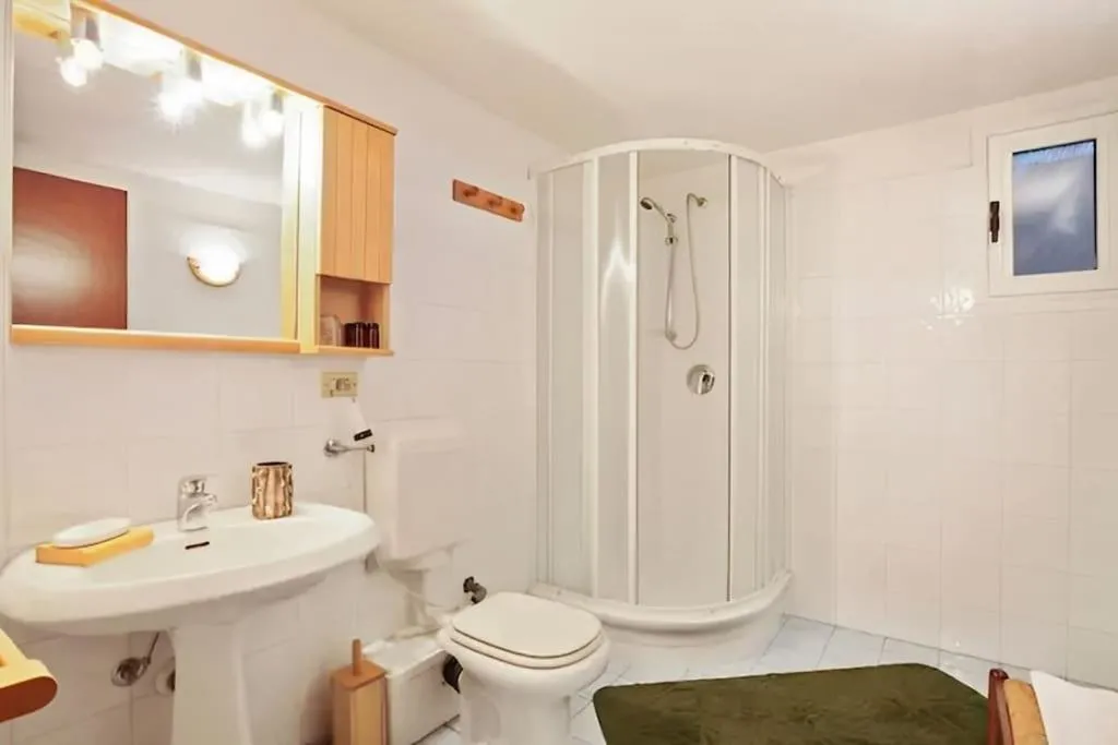 Shower in Terrace Lake View Moltrasio
