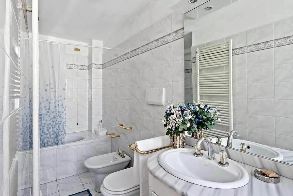 Shower in Terrace Lake View Moltrasio