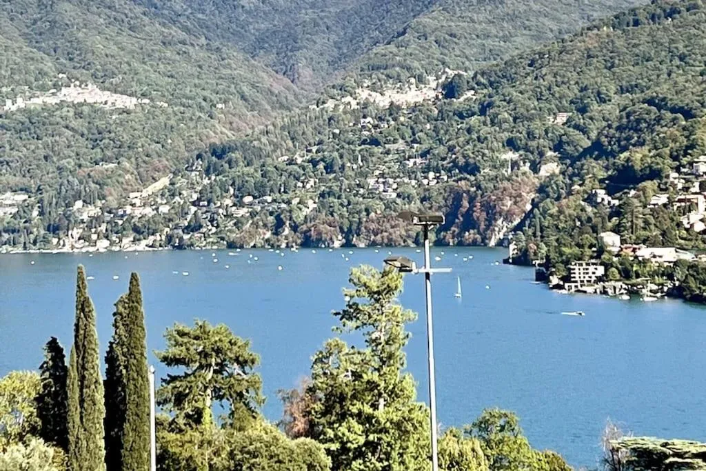 Lake view in Terrace Lake View Moltrasio