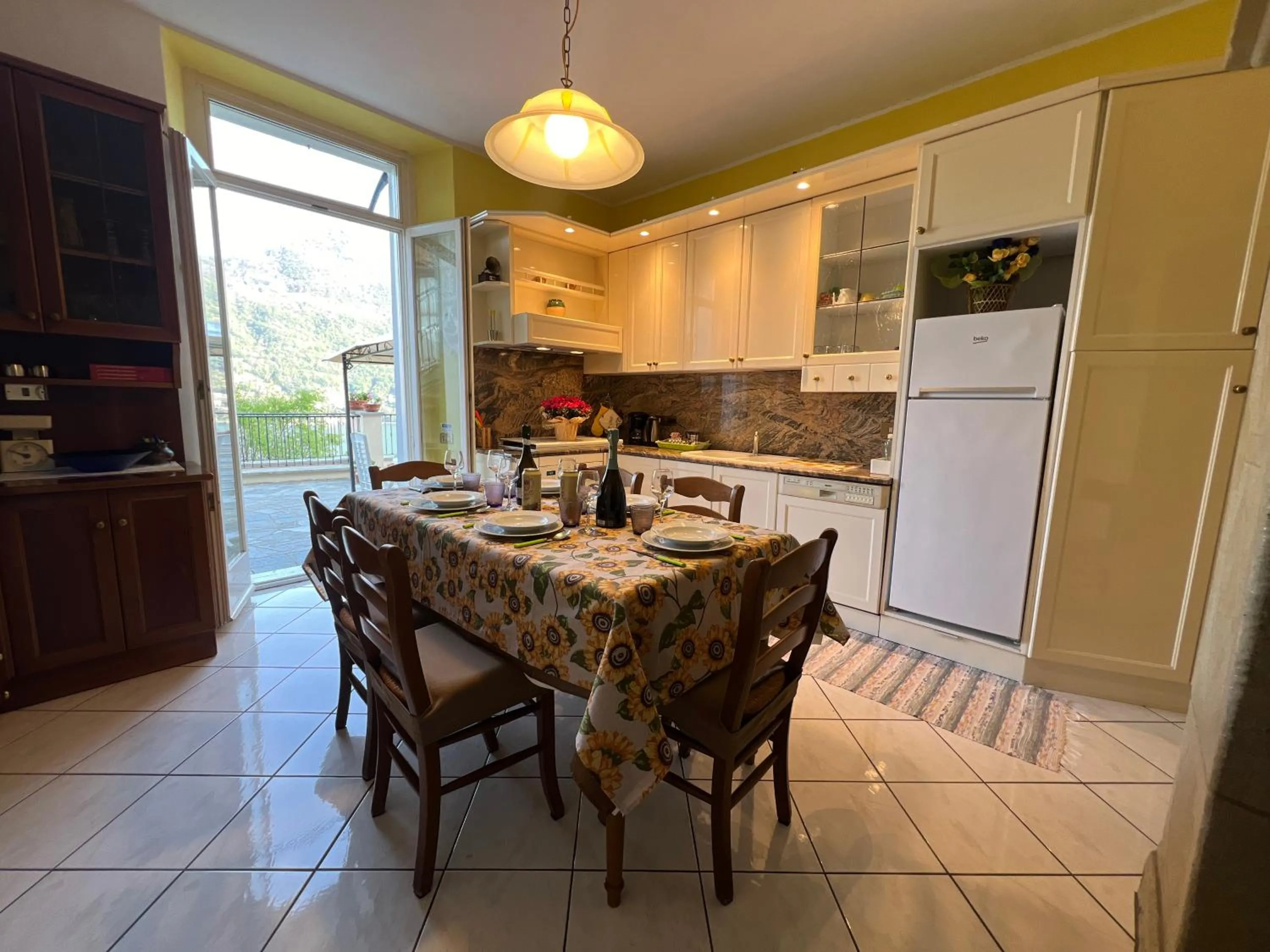 Kitchen or kitchenette in Terrace Lake View Moltrasio