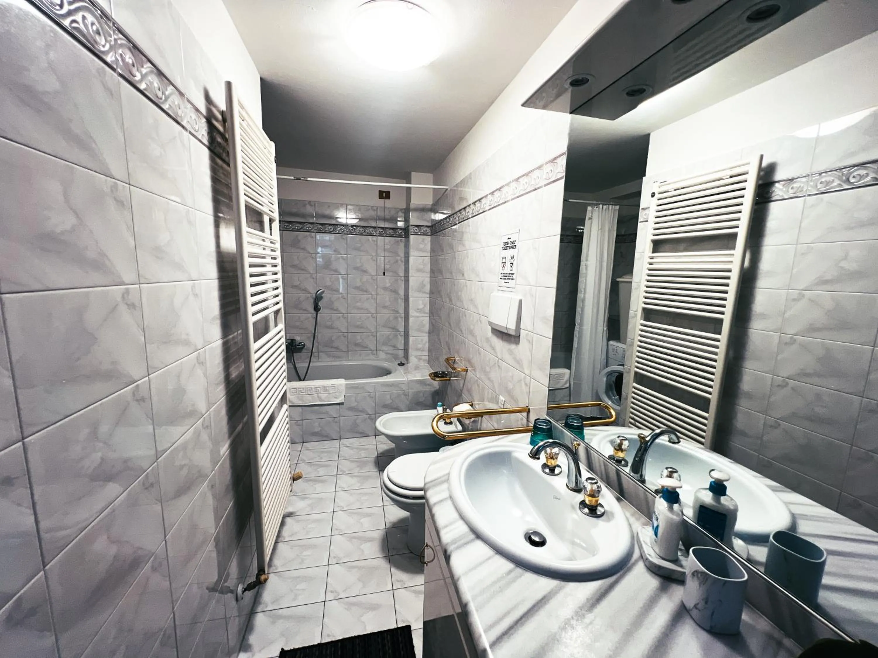 Bathroom in Terrace Lake View Moltrasio