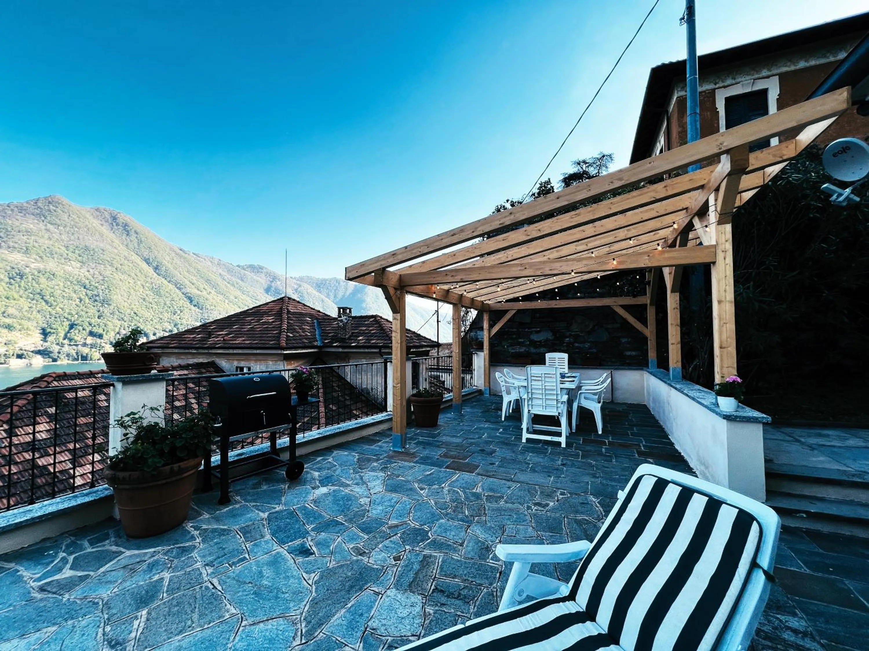 Balcony/Terrace in Terrace Lake View Moltrasio
