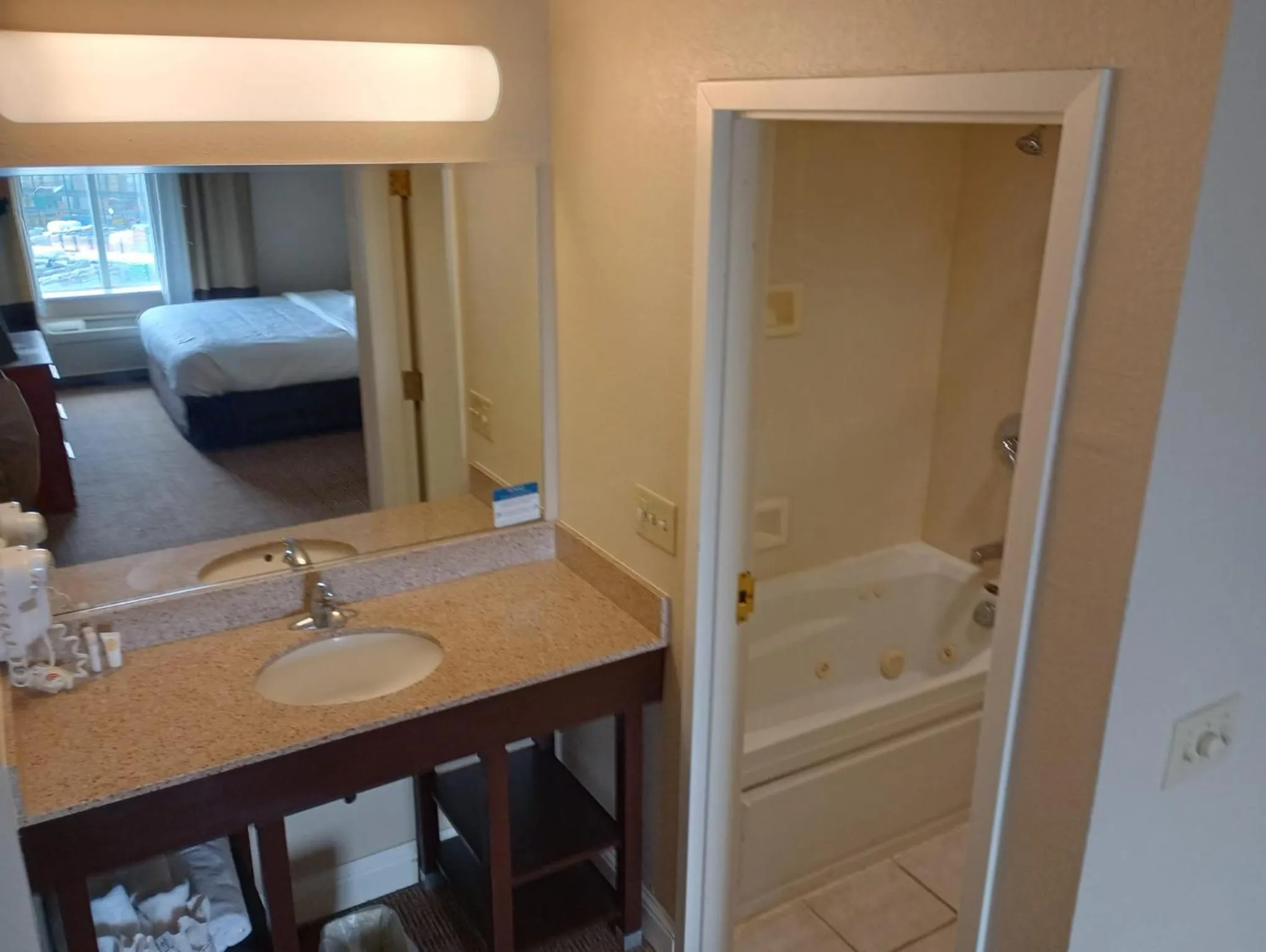 Bed in SAMIR Stay at NW Expressway