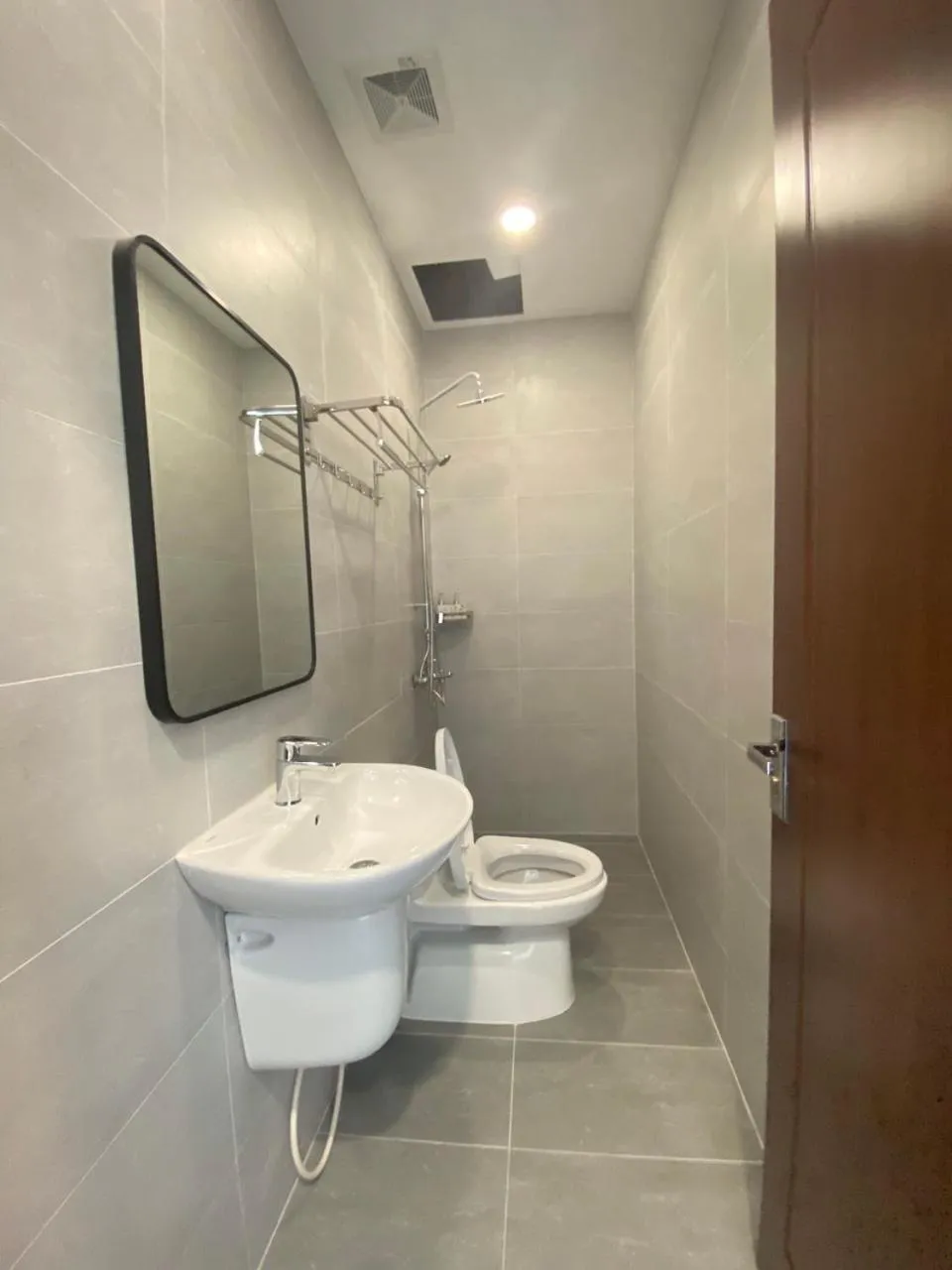 Bathroom in UY LONG Homestay & Coffee