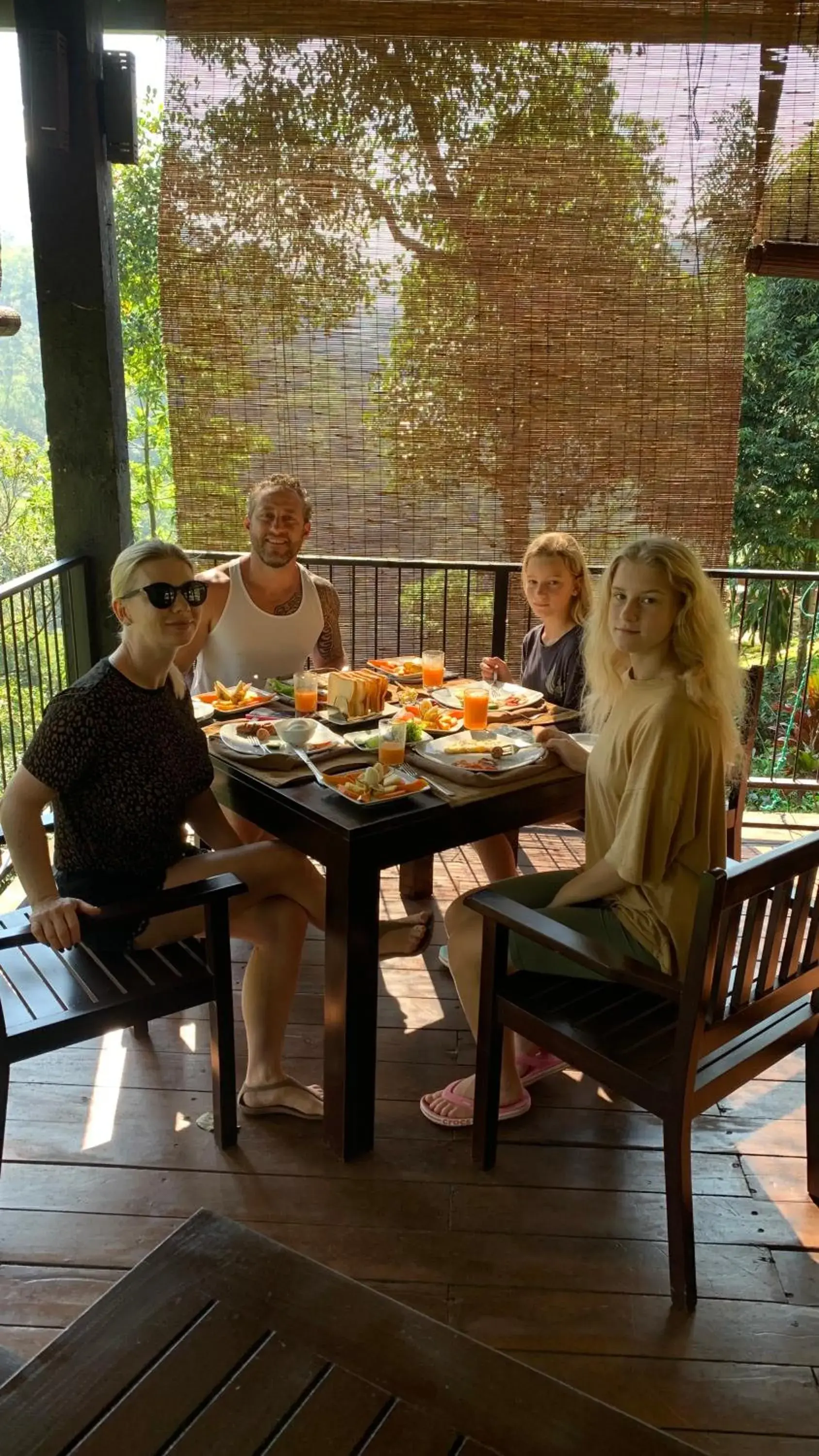 Restaurant/places to eat in Tea Cottage Resort & Spa Restaurant/places to eat in Tea Cottage Resort & Spa