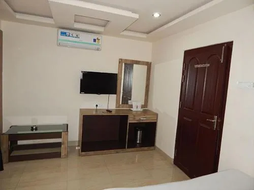 HOTEL BREEZE NEW JALPAIGURI