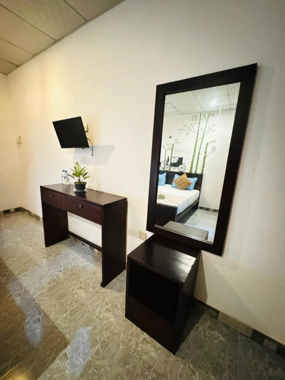 TV and multimedia in CITYSCAPE YALA BY 999 HOTEL & RESTAURANT