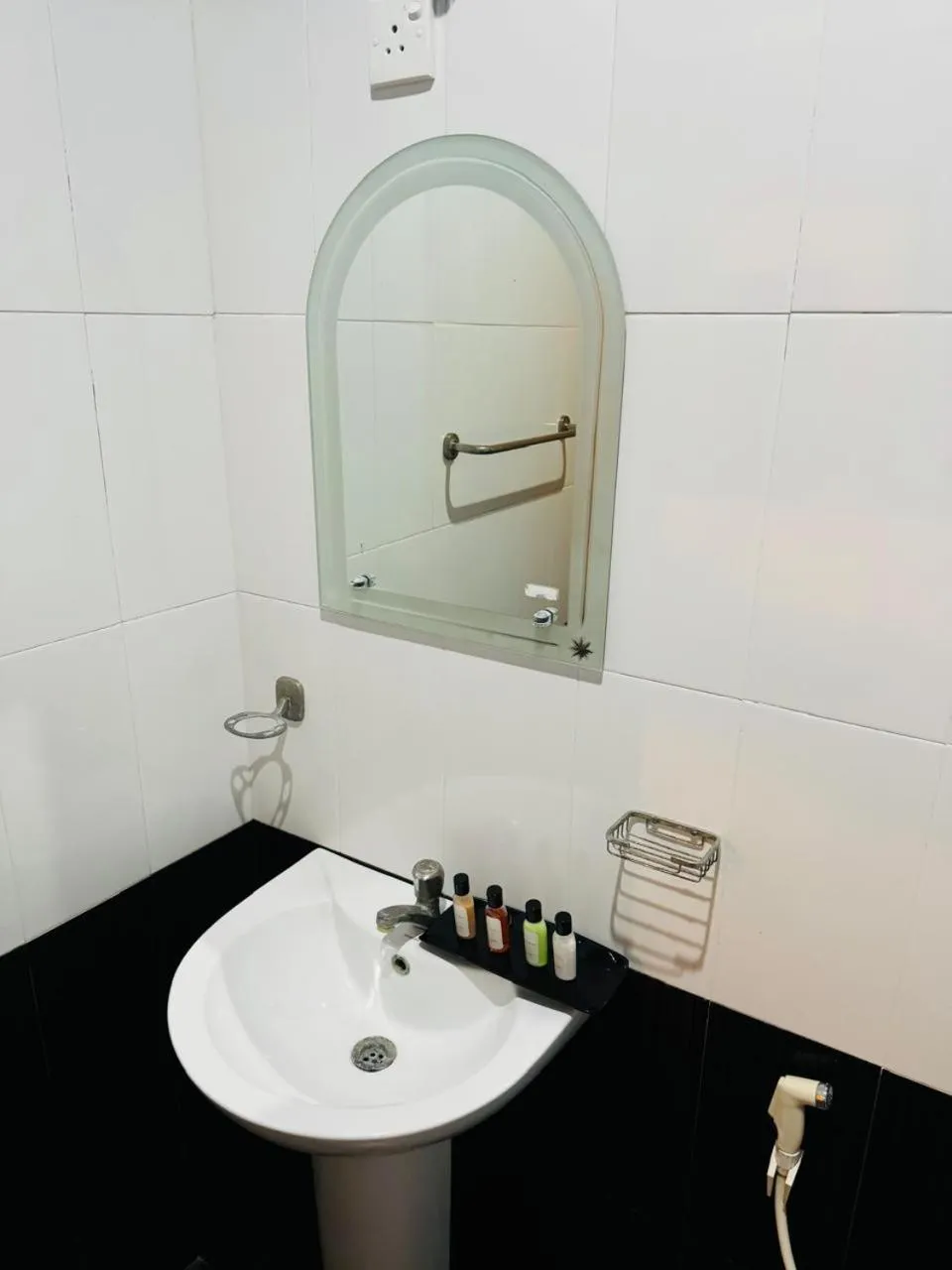 Bathroom in CITYSCAPE YALA BY 999 HOTEL & RESTAURANT